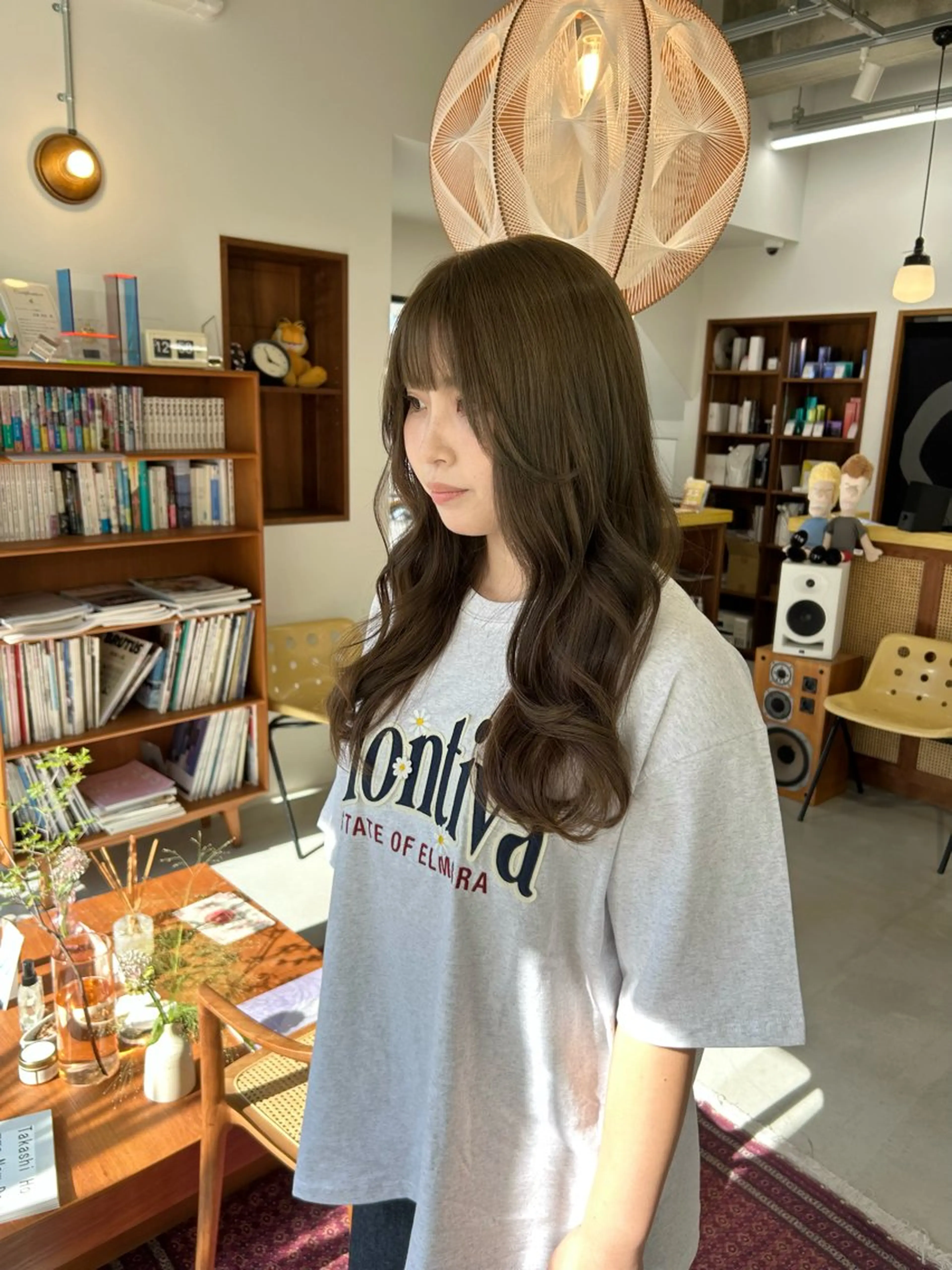 ロング カラー ブリーチ ダブルカラー ブリーチなしカラー レイヤーカット 藤原 あかりのヘアスタイル