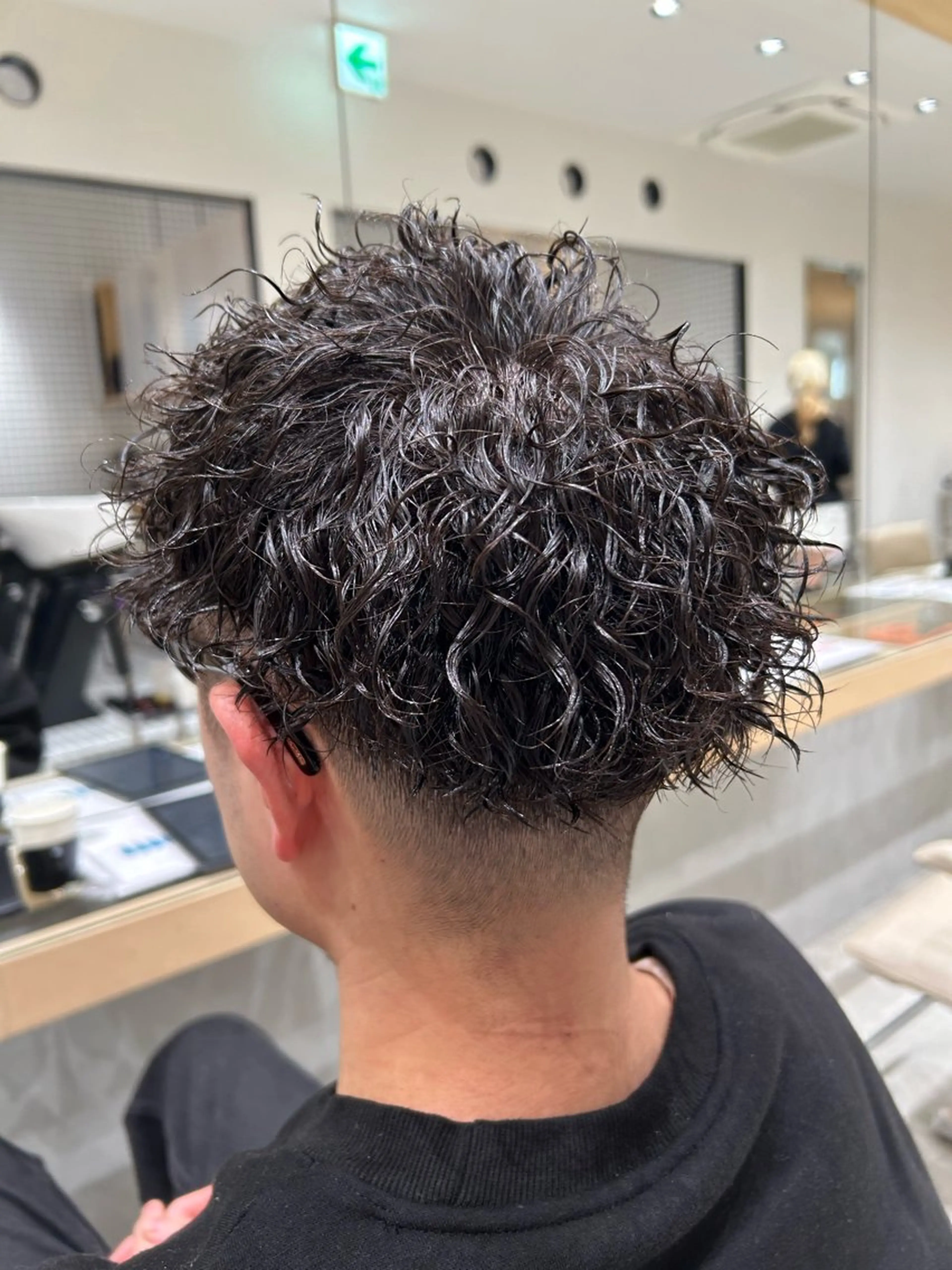 パーマ メンズ フェードカット メンズパーマ スパイラルパーマ カット パーマ 🐲ツイスパ🐲 フェード/龍のヘアスタイル