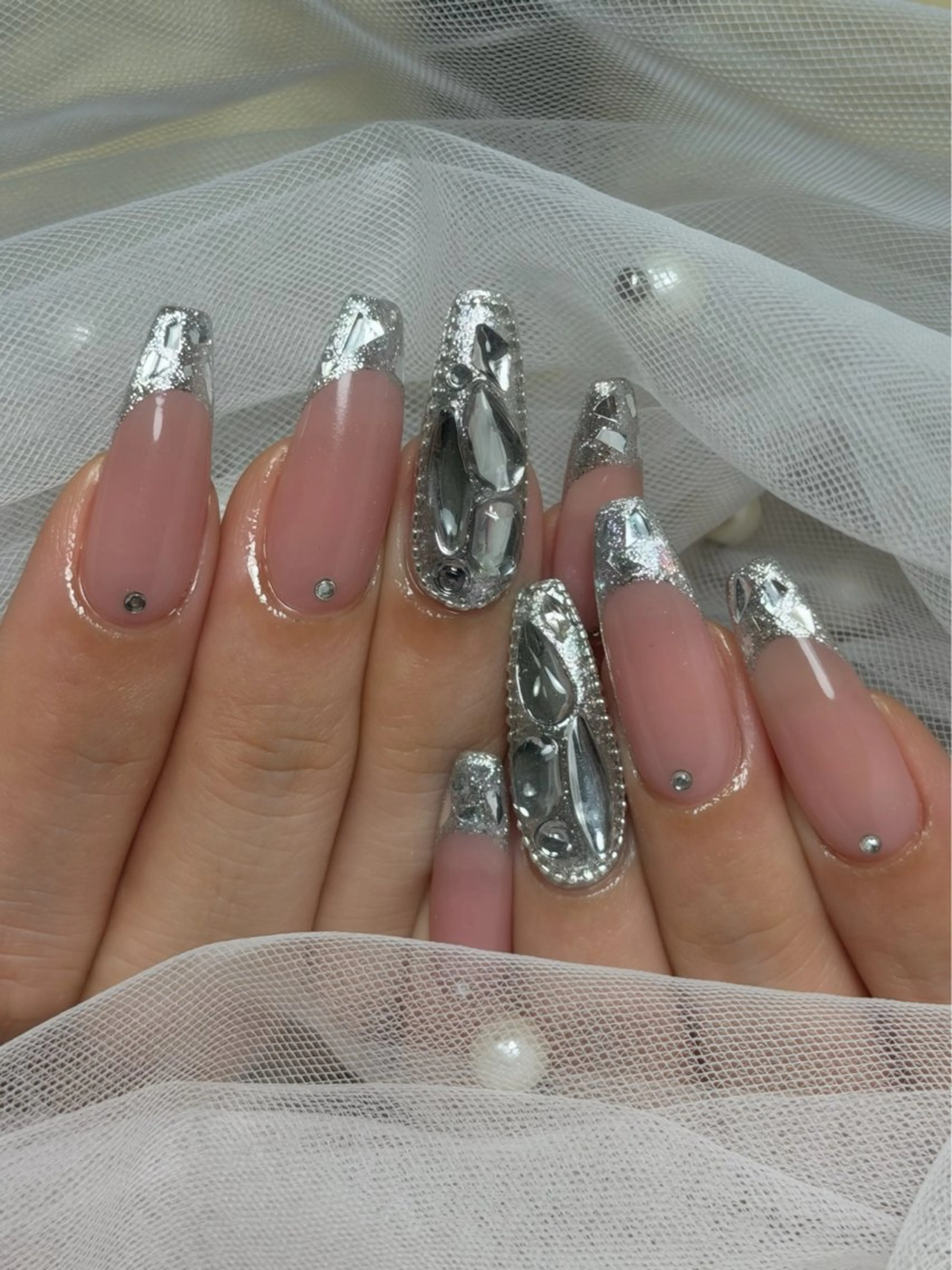 ネイル ワンホンネイル ハンドネイル dimples yuki🎀 ꒷꒦♡のネイルデザイン