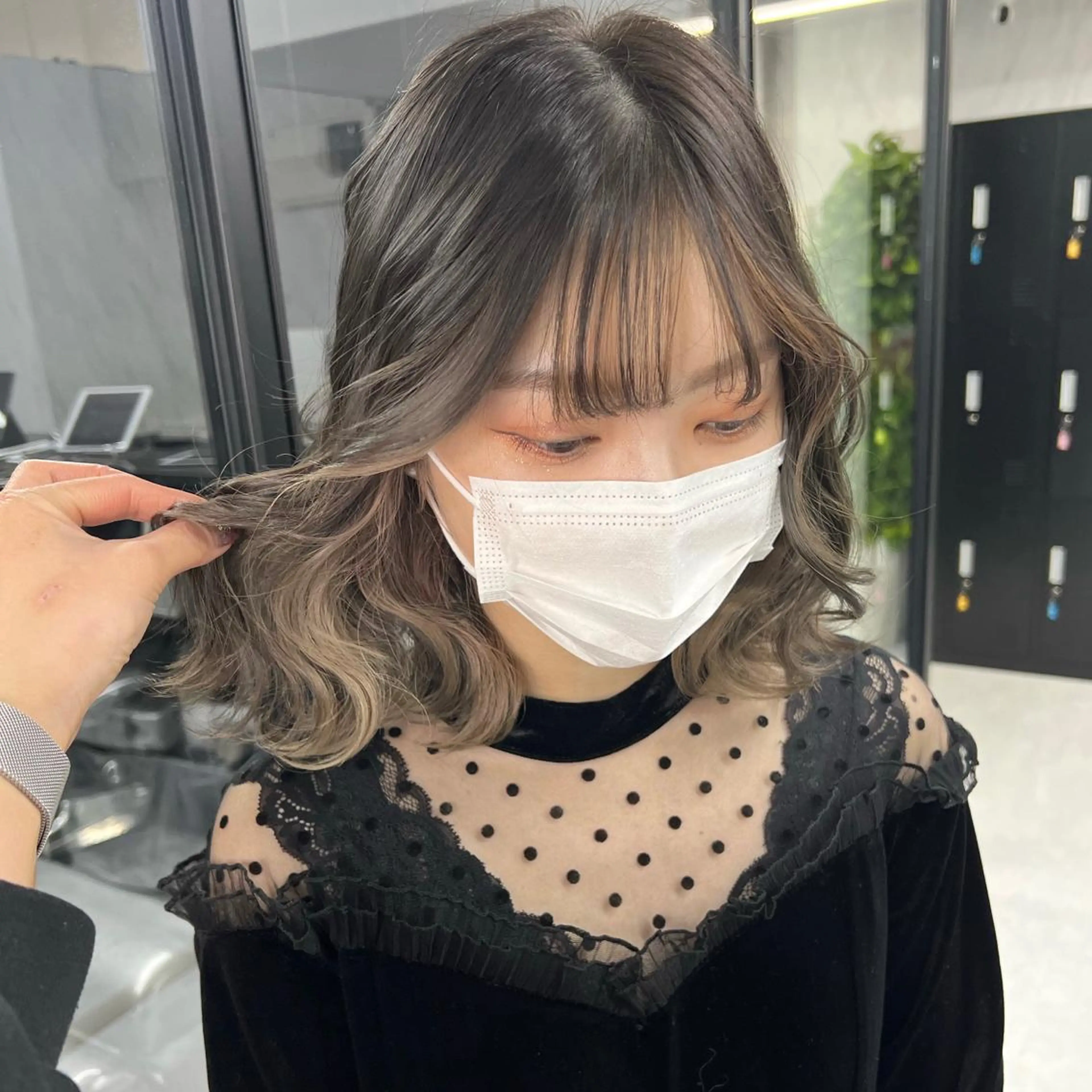 ミディアム カラー シールエクステ ハイトーンカラー エクステ ヘアカラー トリートメント シールエクステ特化 ハイトーン、NANAのヘアスタイル