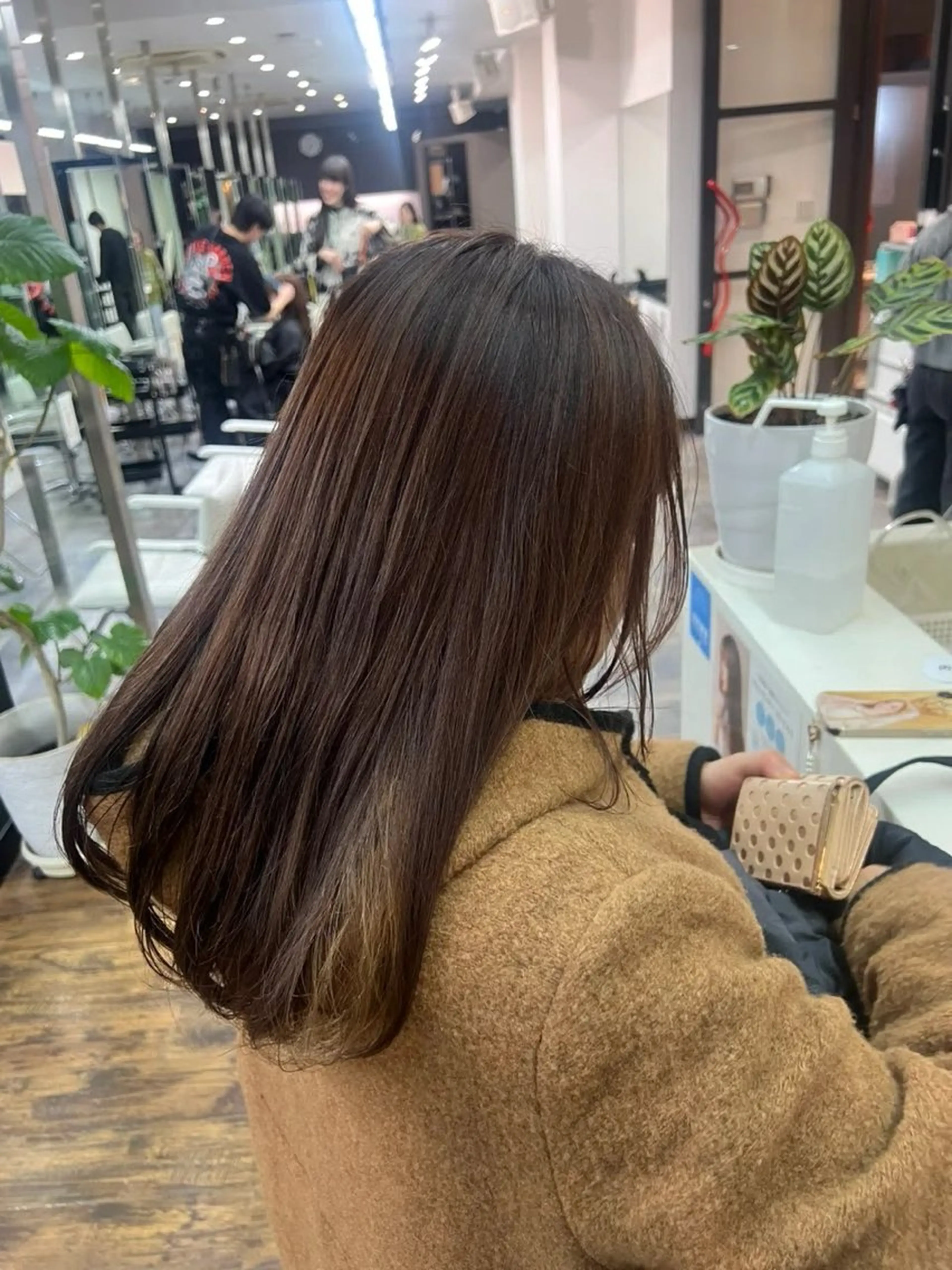 カラー 村井 湖奈のヘアスタイル