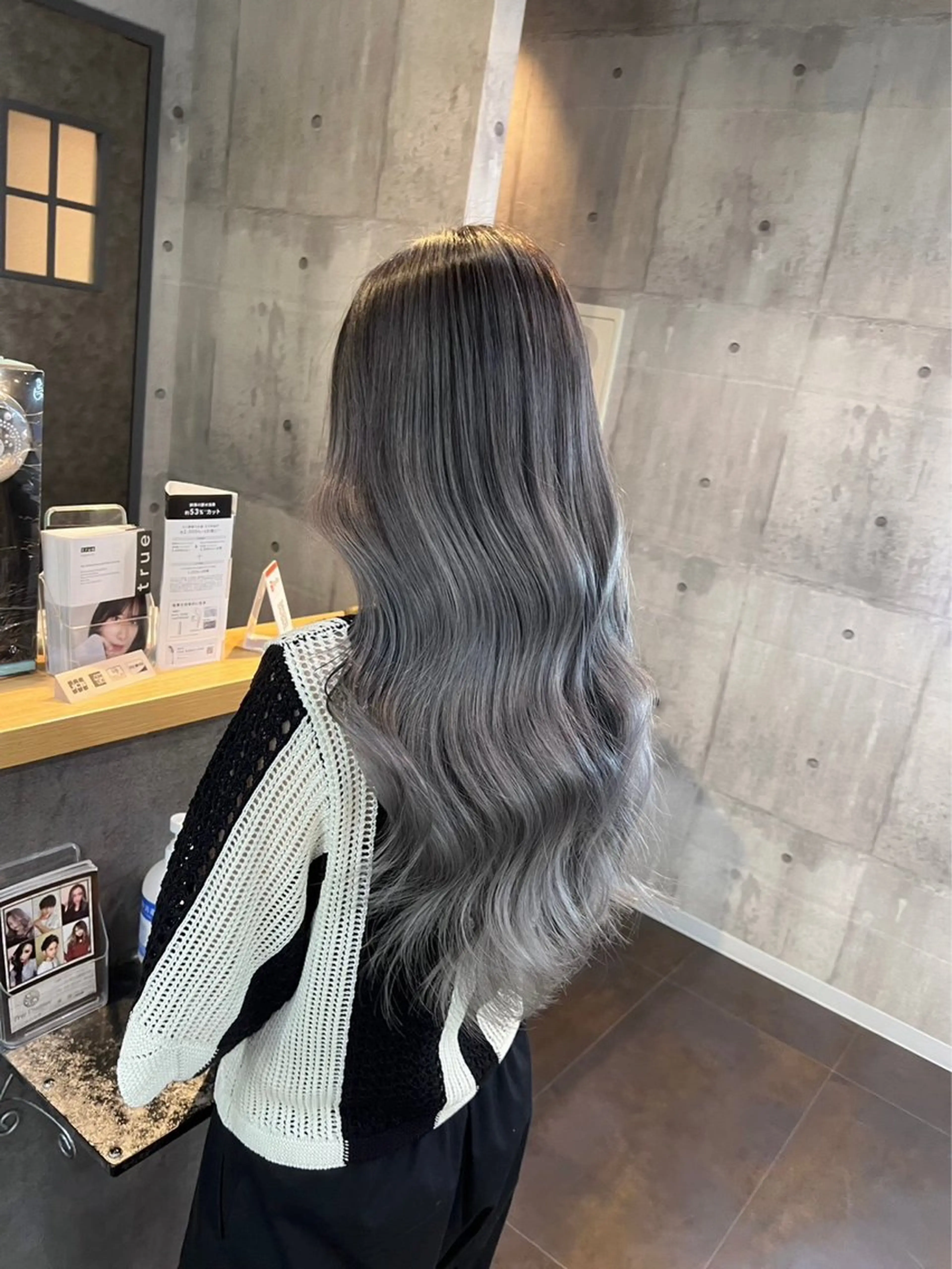 ロング 透明感ハイトーン カラー🦋🌧希咲のヘアスタイル