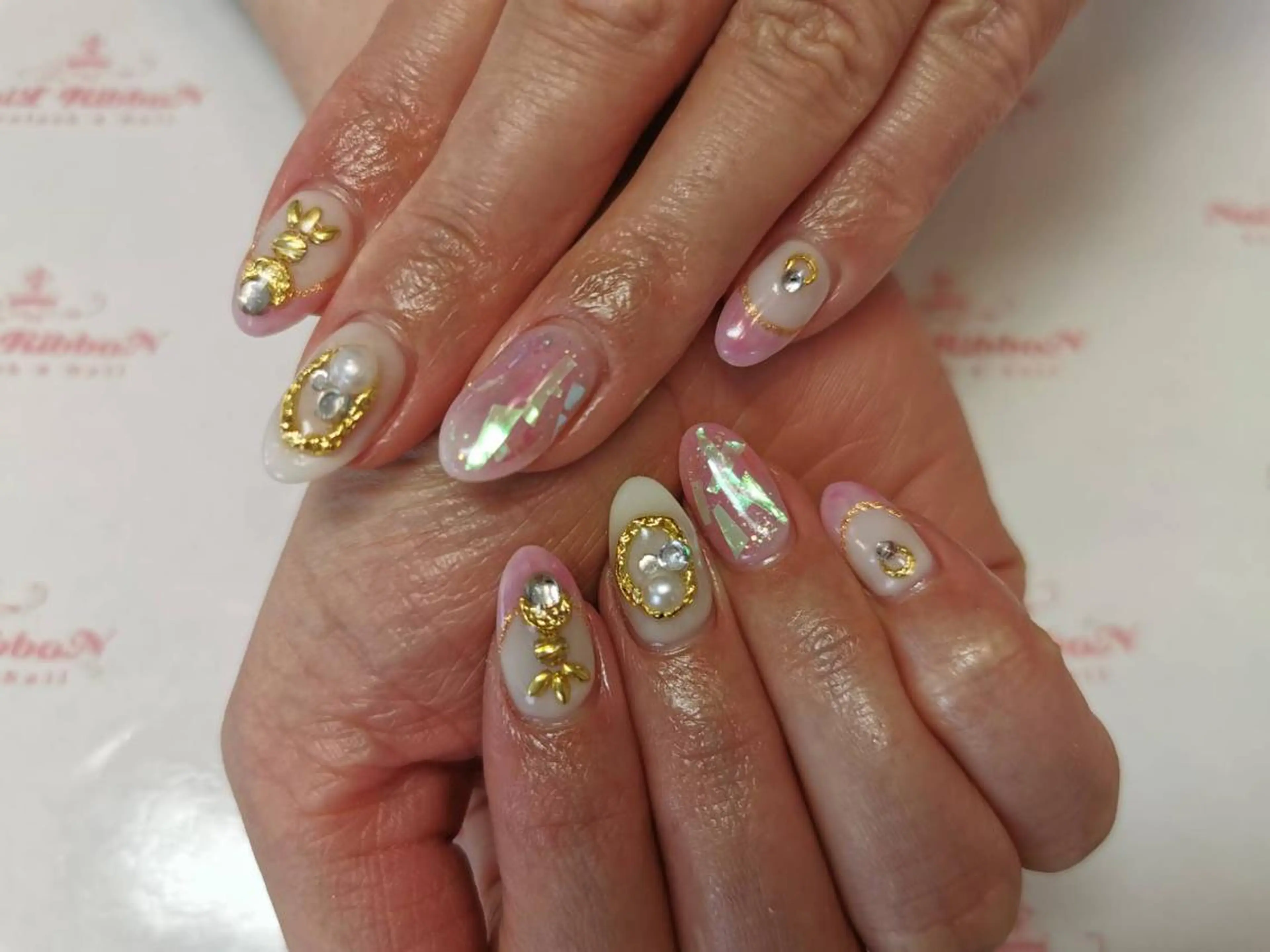 ネイル ネイルリボン 受付スタッフのネイルデザイン