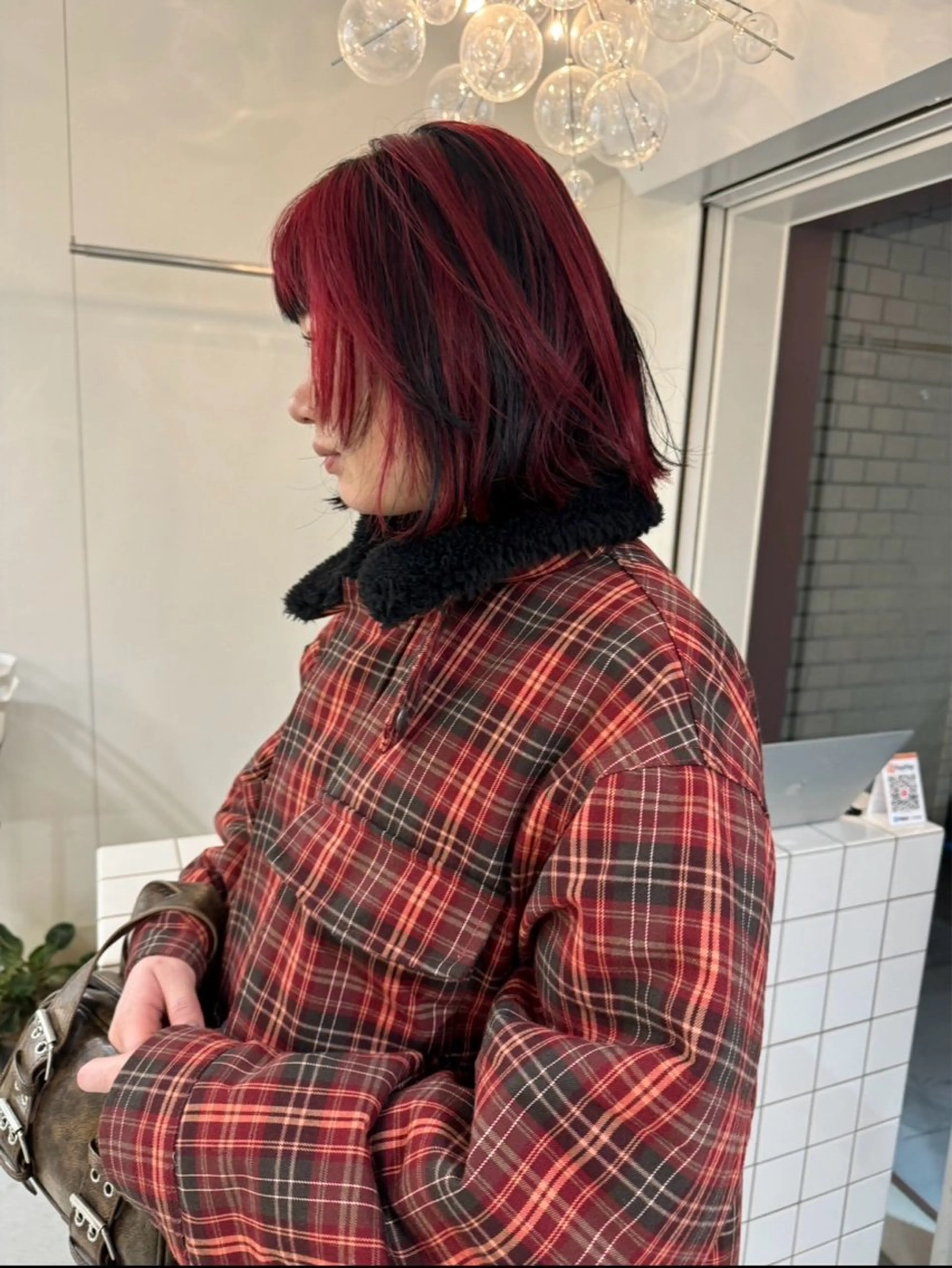 ミディアム 室屋 鈴音のヘアスタイル