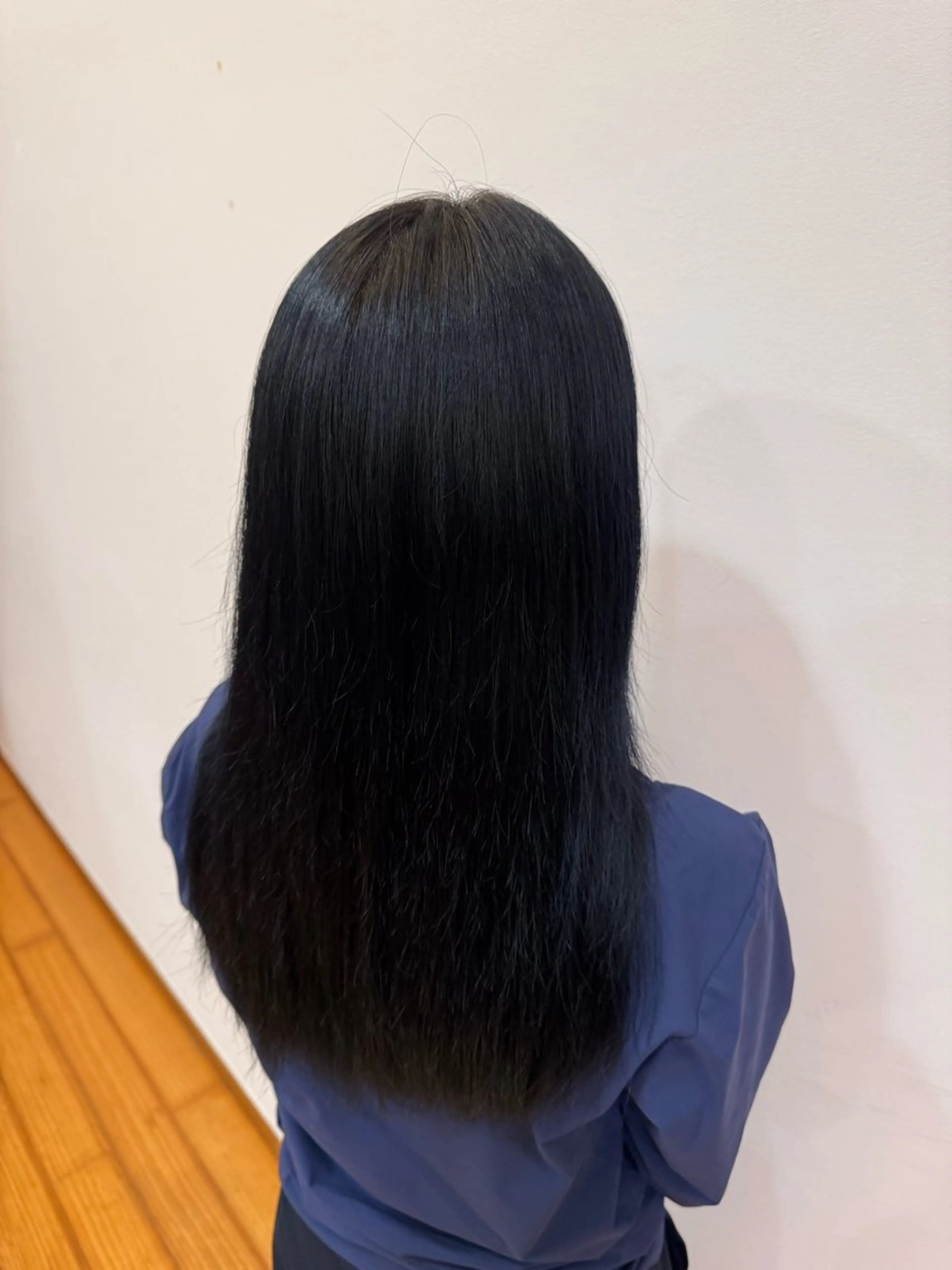 ロング カラー 黒髪 ブルーカラー ブルーブラック ヘアカラー 安藤 美好/透明感カラー✨のヘアスタイル