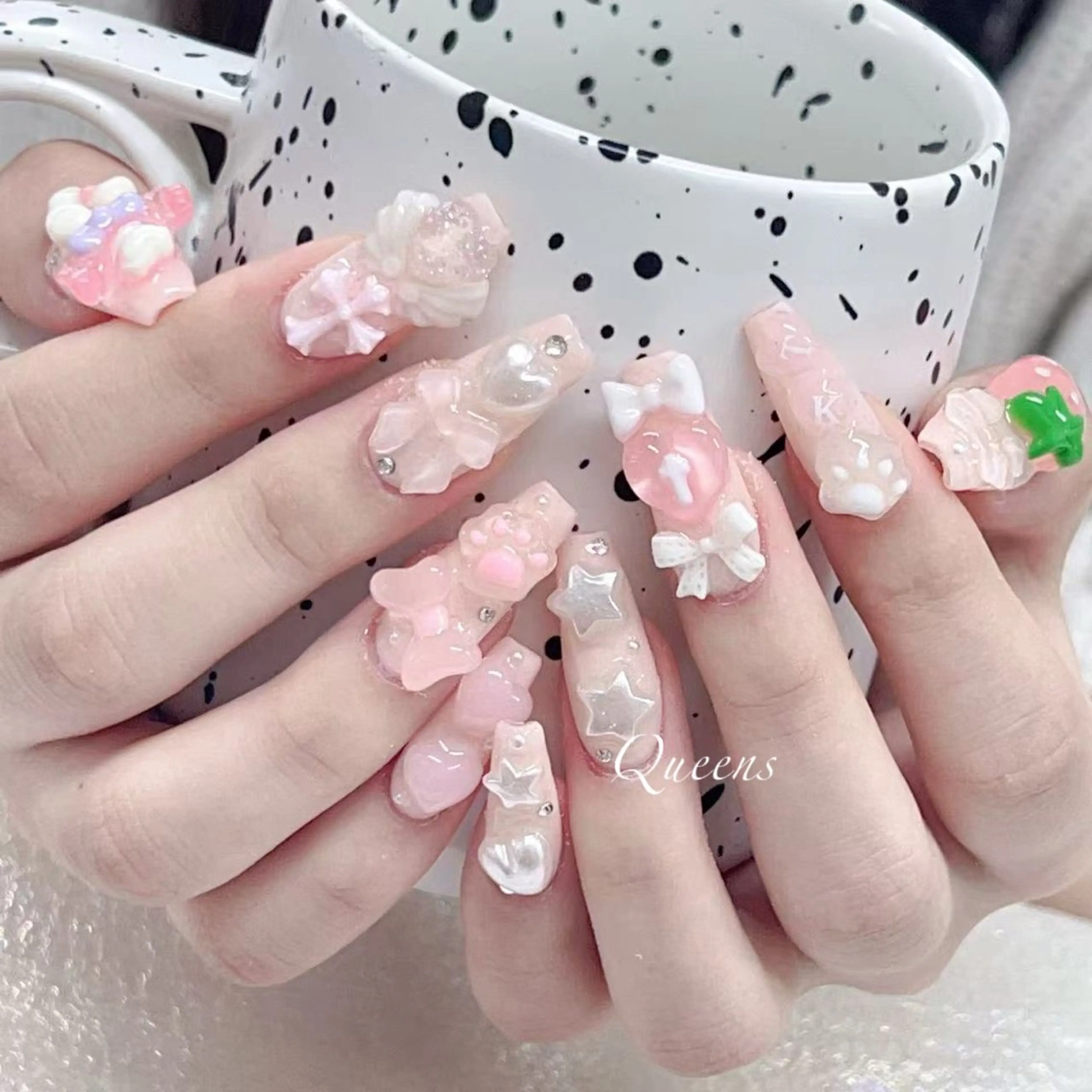 ネイル ハンドネイル Queens マオのネイルデザイン