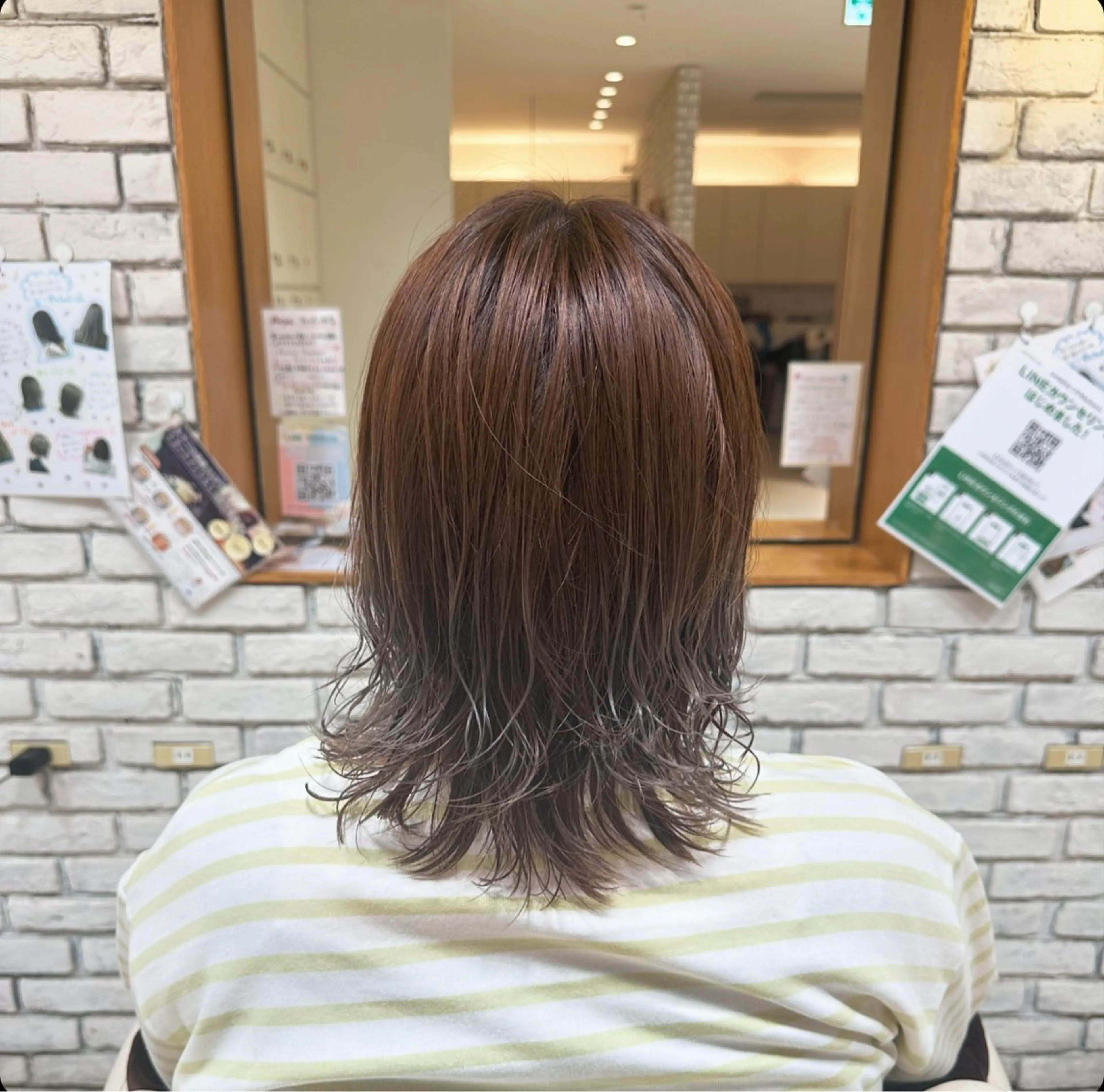 セミロング 梅本 夢香のヘアスタイル