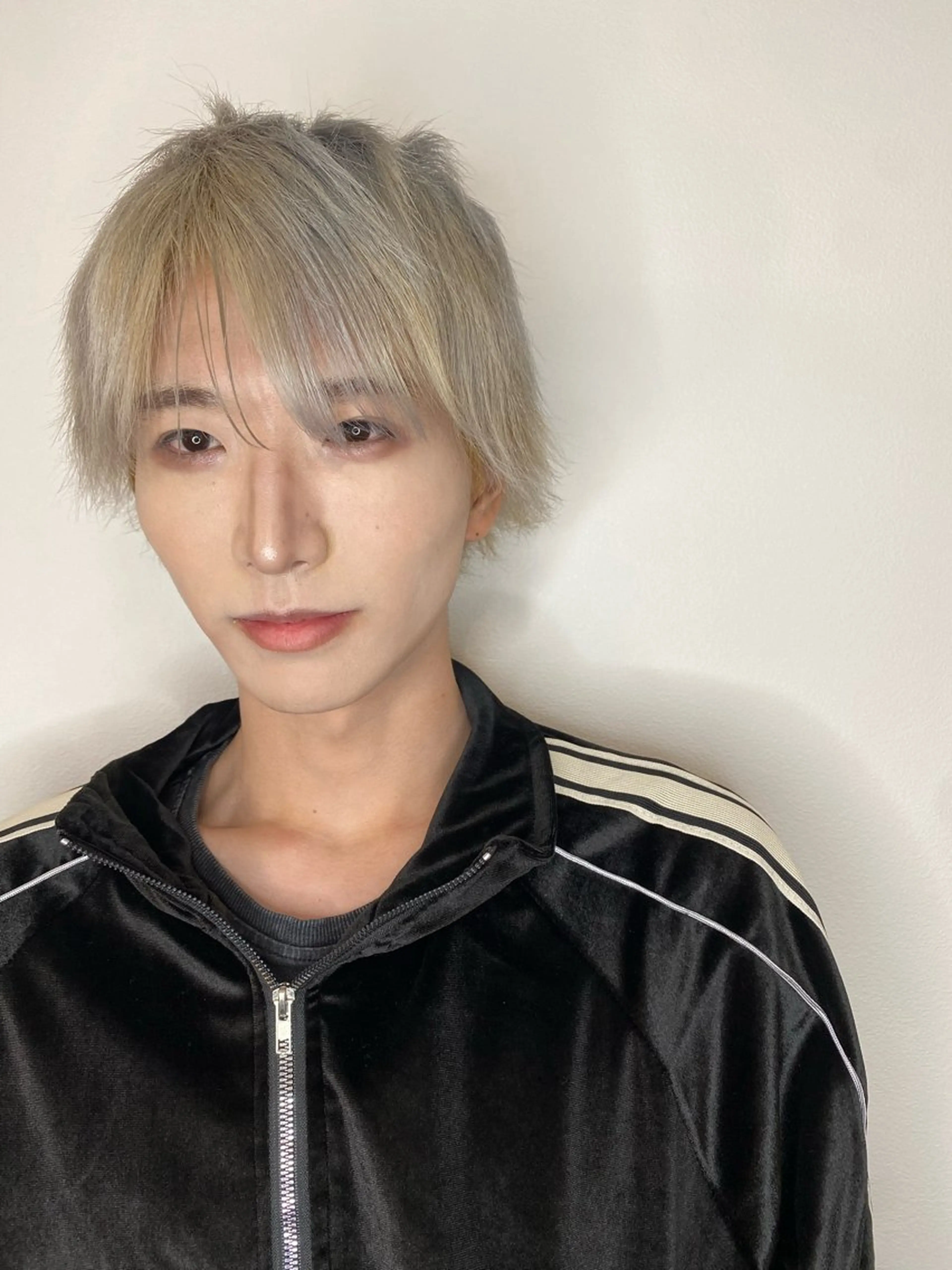 ミディアム カラー ブリーチ ヘアカラー トリートメント Hiroshi ヒロシのヘアスタイル