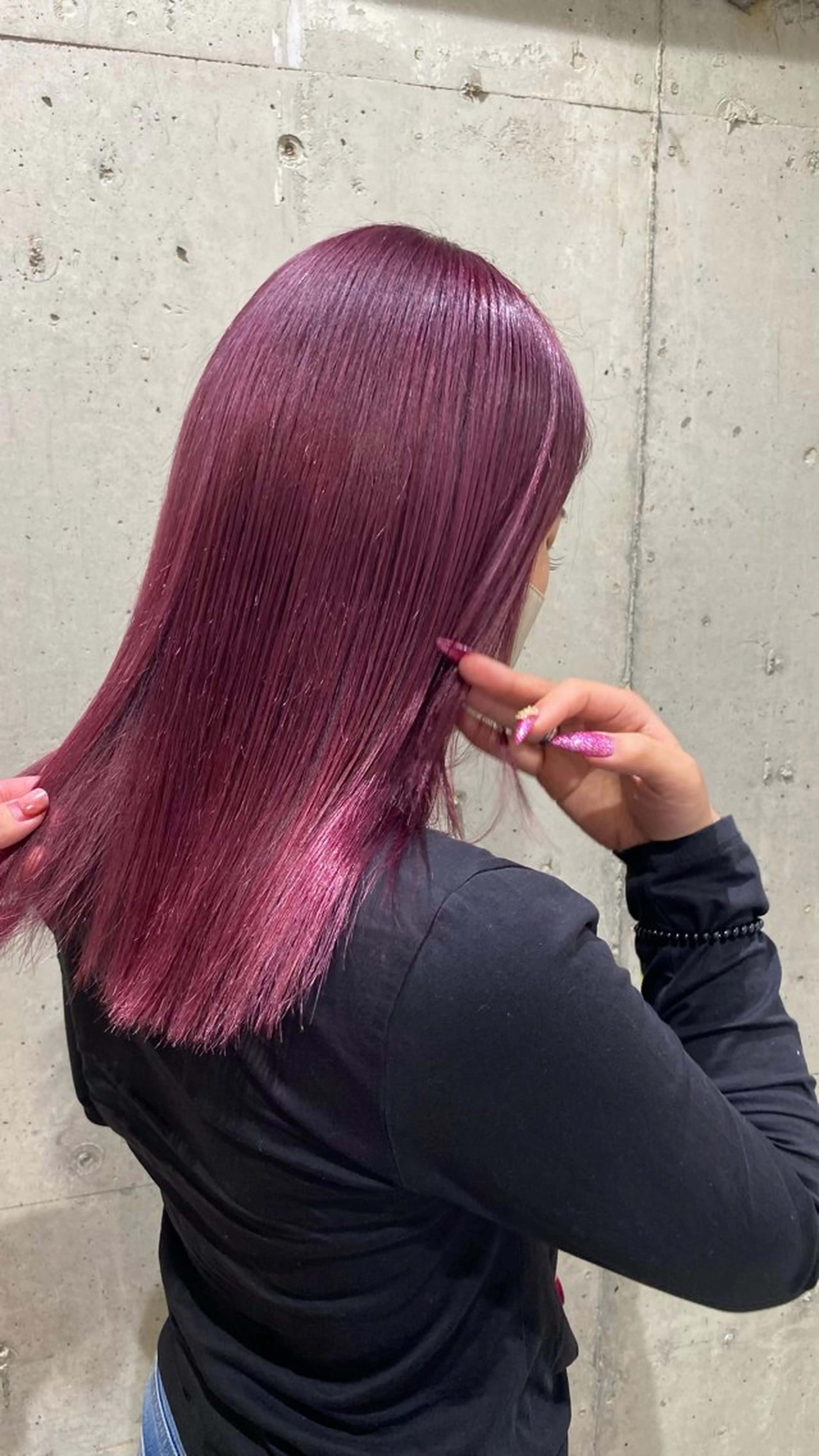 ミディアム カラー 藤野 凪沙のヘアスタイル