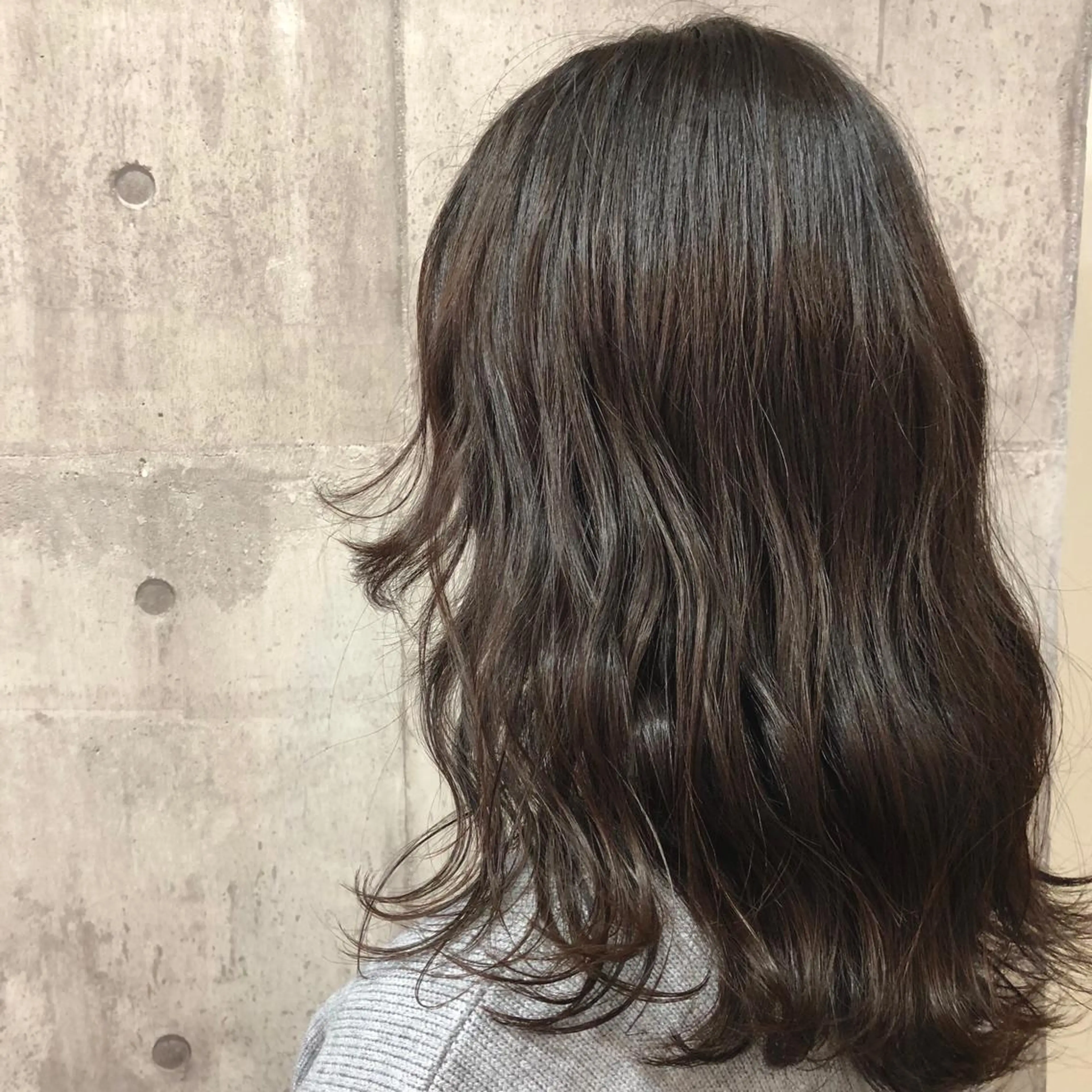 セミロング カラー 菅沢 奈生のヘアスタイル