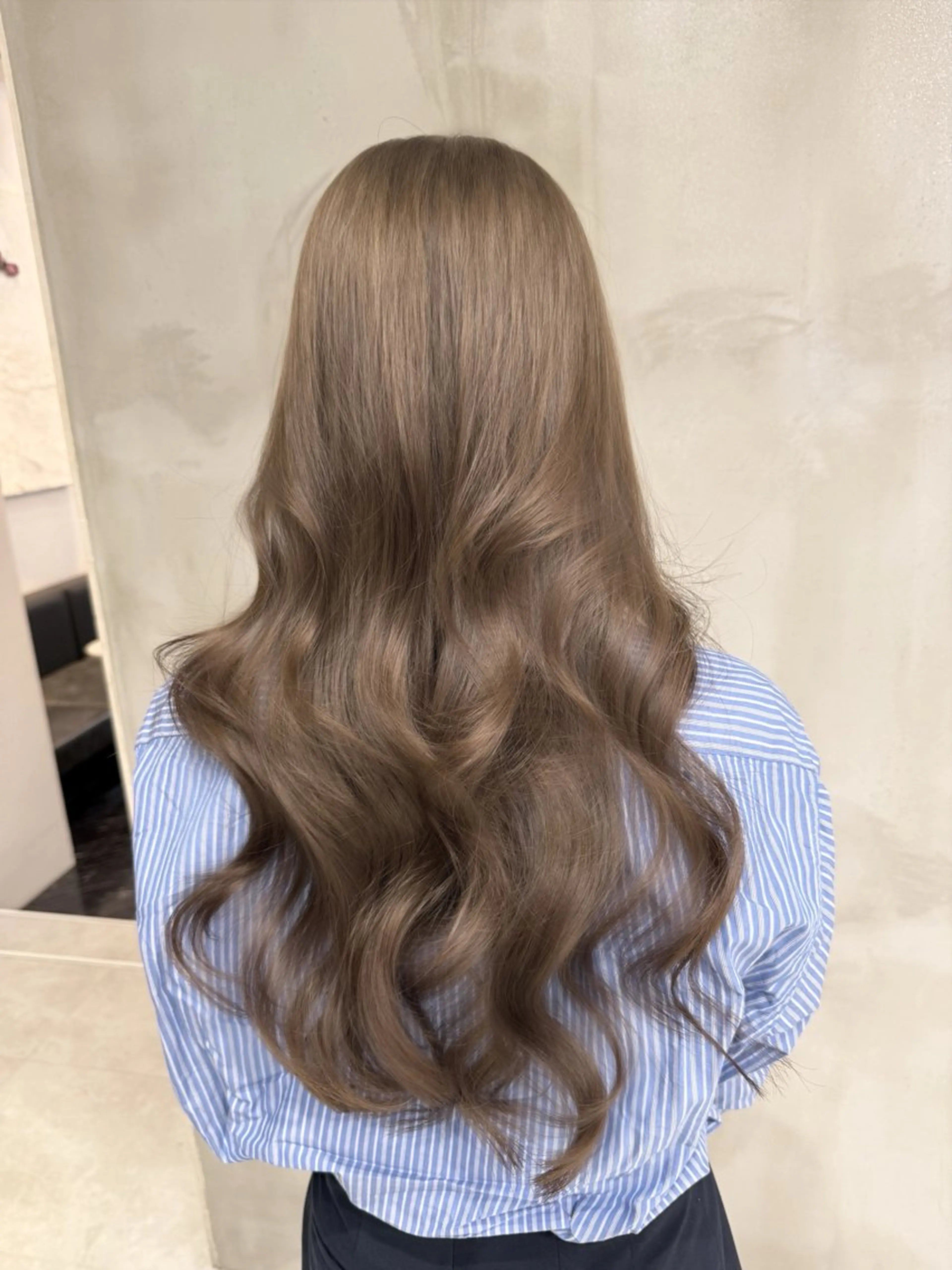 ロング カラー ブリーチ ダブルカラー ブリーチなしカラー ヘアカラー Airi 韓国y2k ボブパーマのヘアスタイル