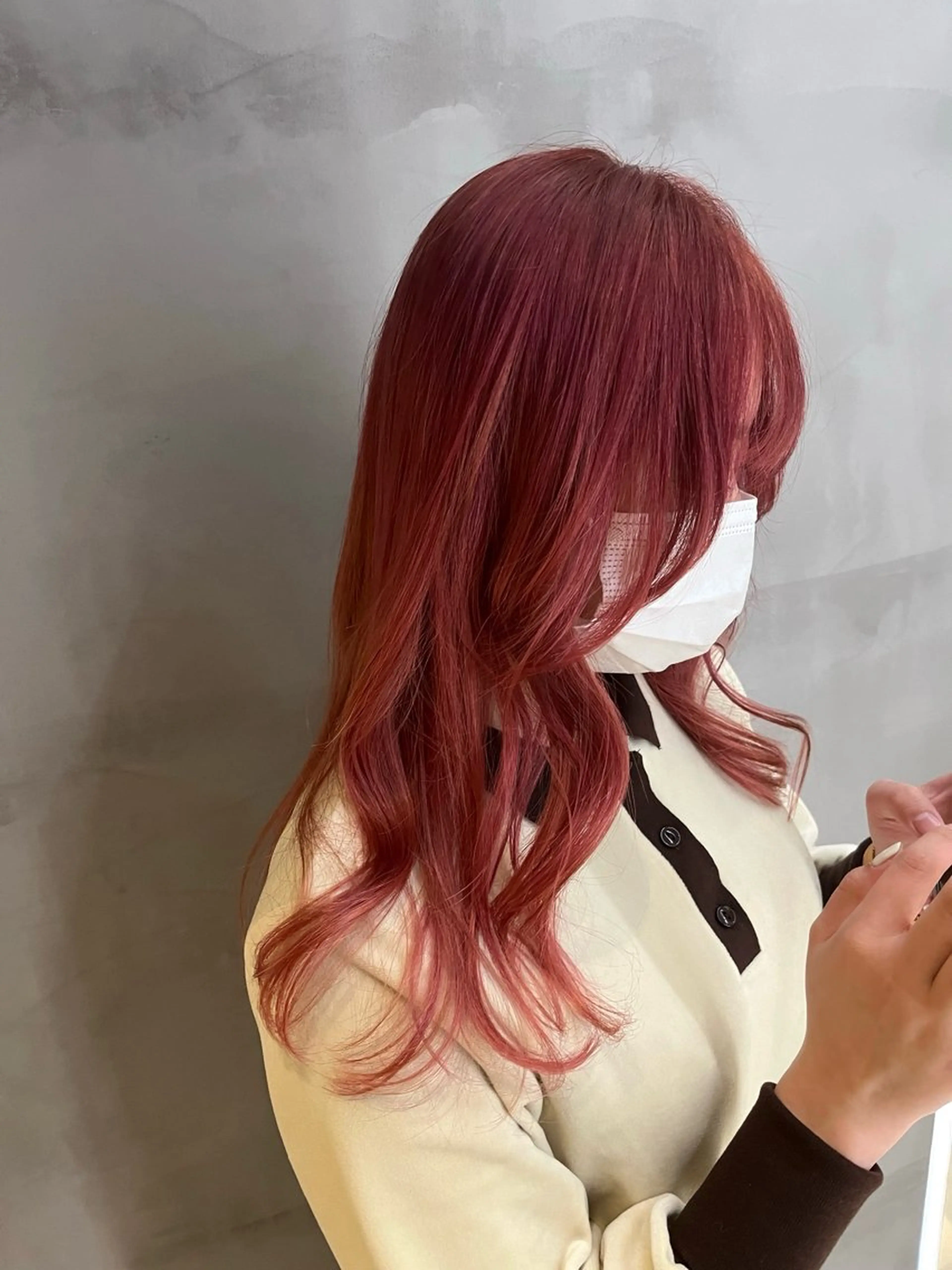 ロング カラー ヘアカラー 伊佐治 夕芽のヘアスタイル