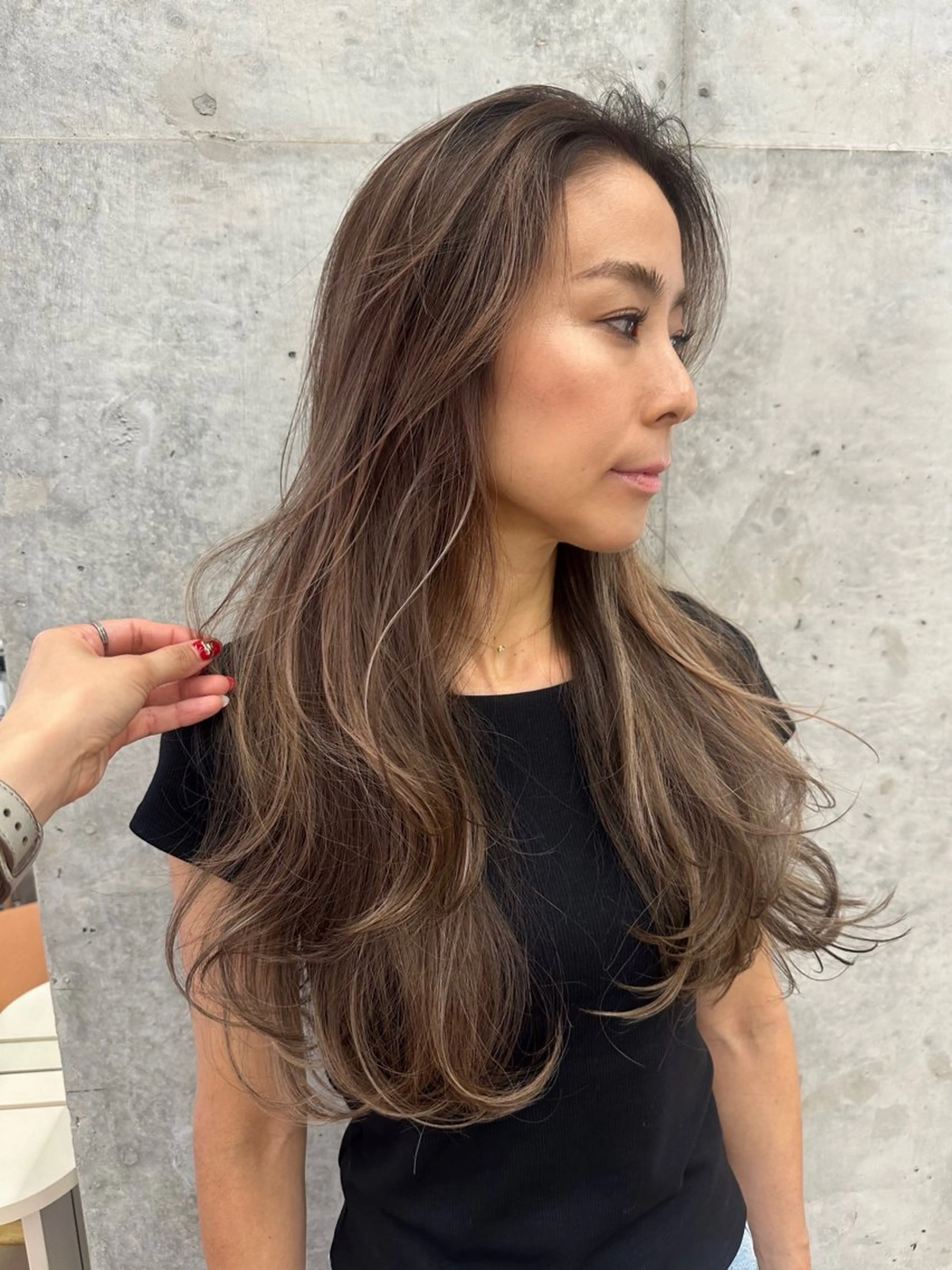 ロング ハイライト 髪質改善 レイヤーカット ヘアカラー 森本 笑のヘアスタイル