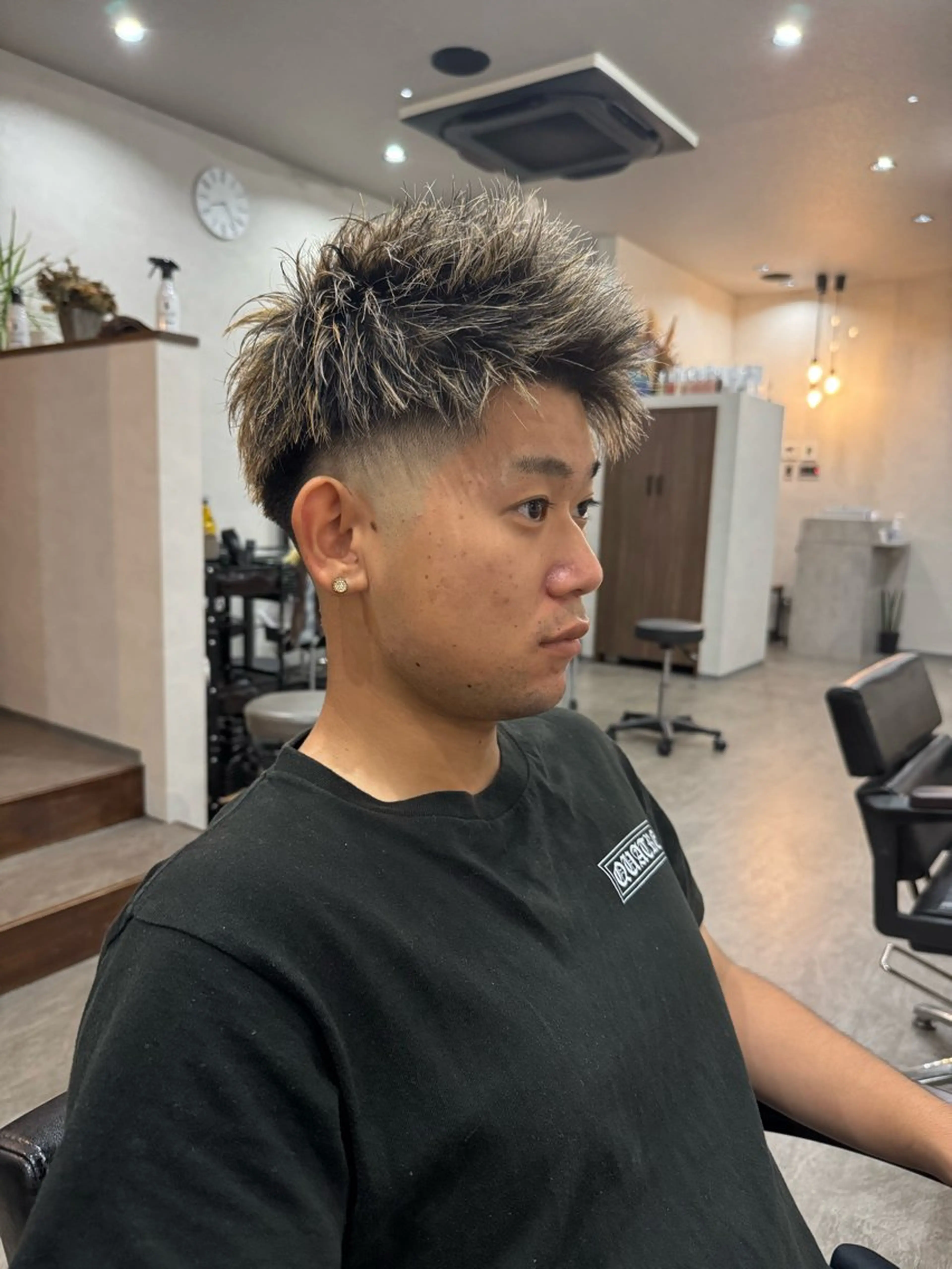 ショート メンズ フェードカット メンズメッシュ カット 鈴木 陸のヘアスタイル