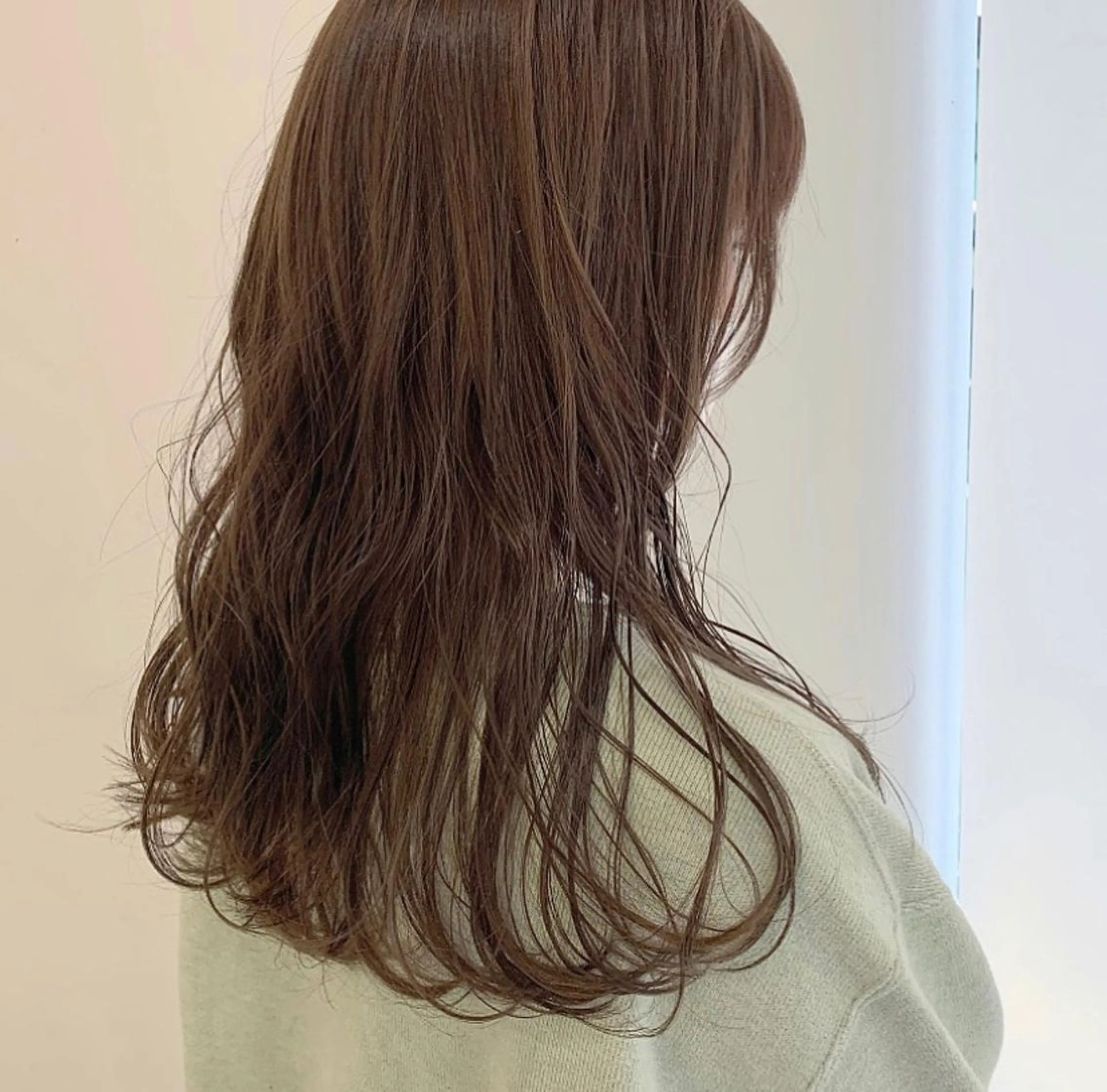 カラー 山口 莉奈のヘアスタイル