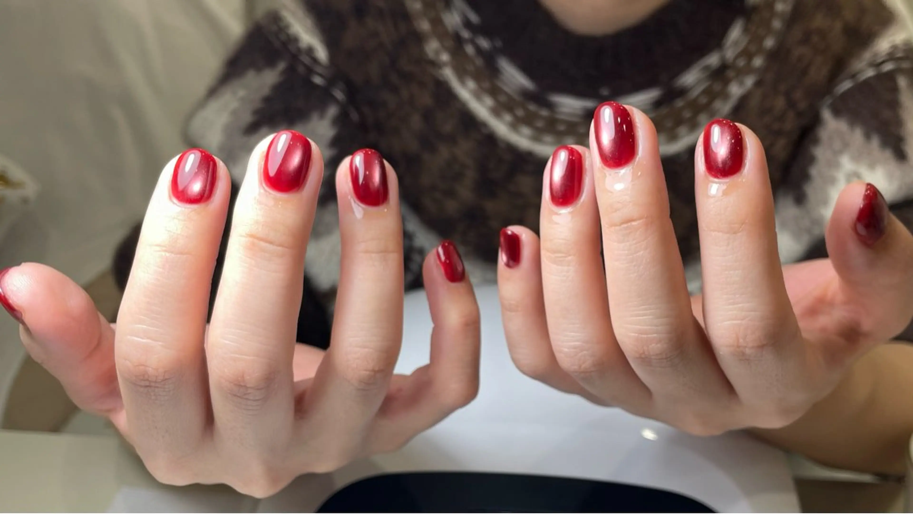 ネイル ボルドー 赤色 ゆ きのネイルデザイン