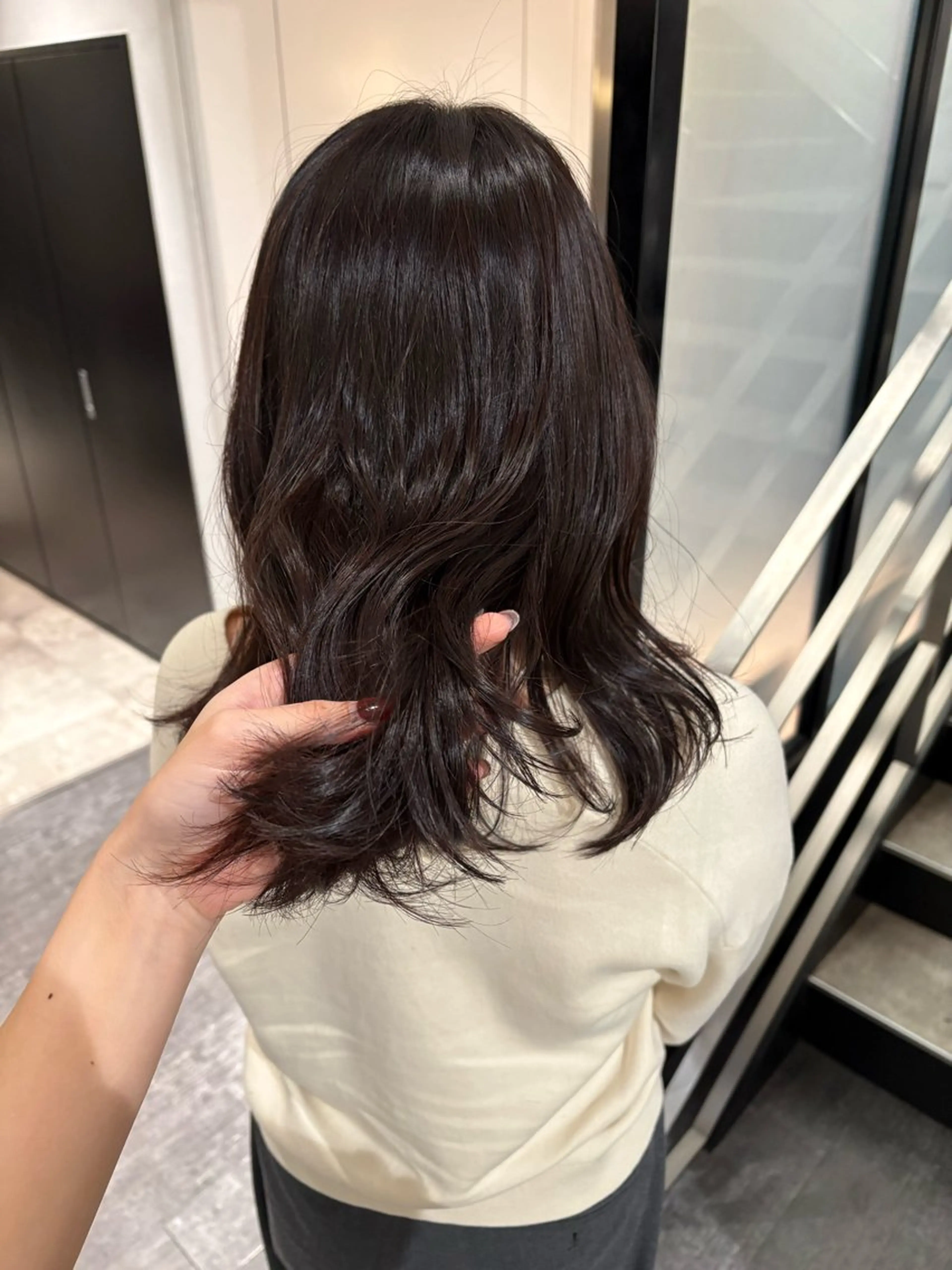 セミロング カラー 顔周りカット ヘアカラー トリートメント mao | 柔らか艶カラー🫧のヘアスタイル