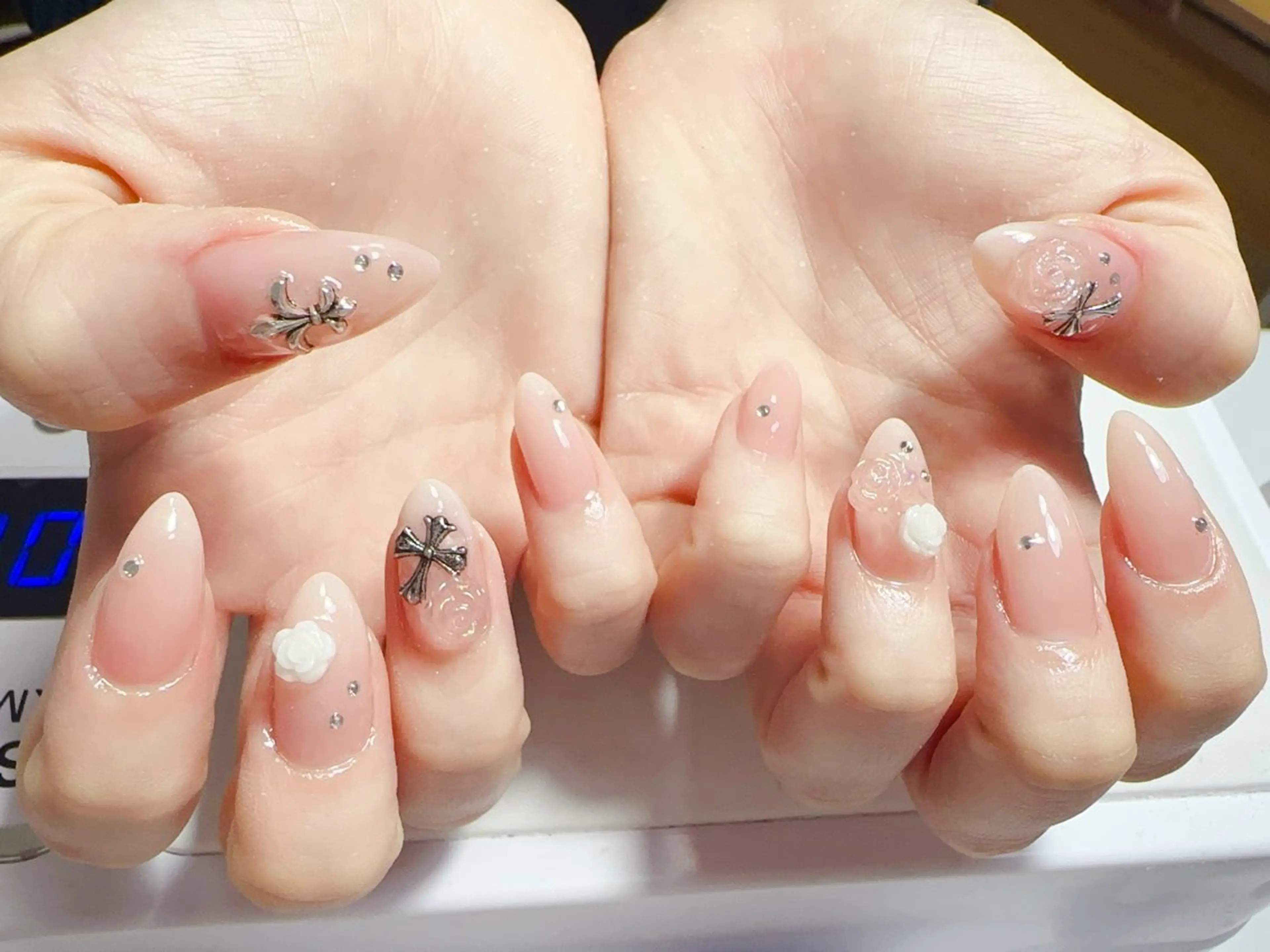 ネイル ハンドネイル NAIL CIRCLESのネイルデザイン