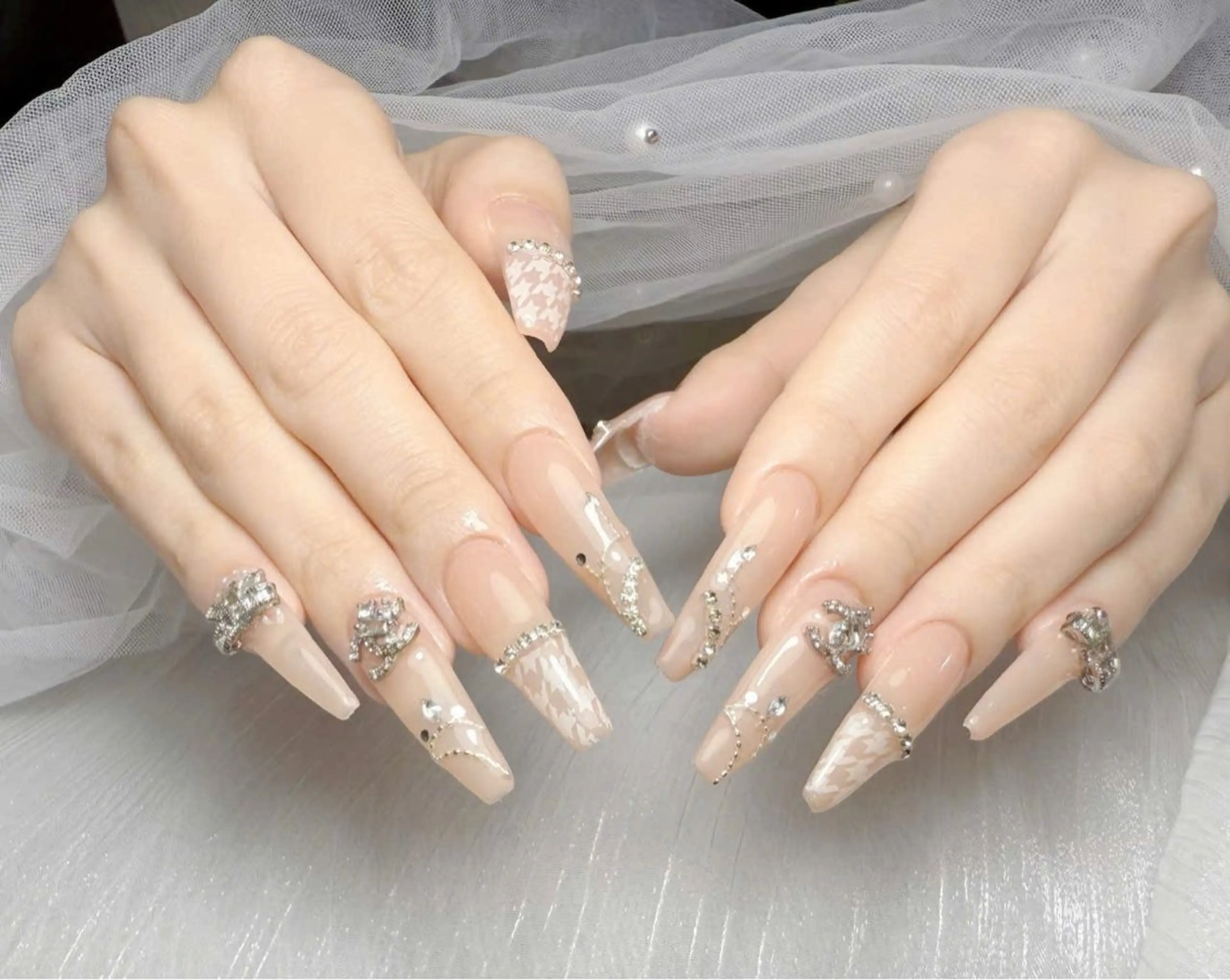 ネイル キラキラネイル マグネットネイル ぷっくりネイル 春ネイル ワンホンネイル ハンドネイル Candy Nailのネイルデザイン