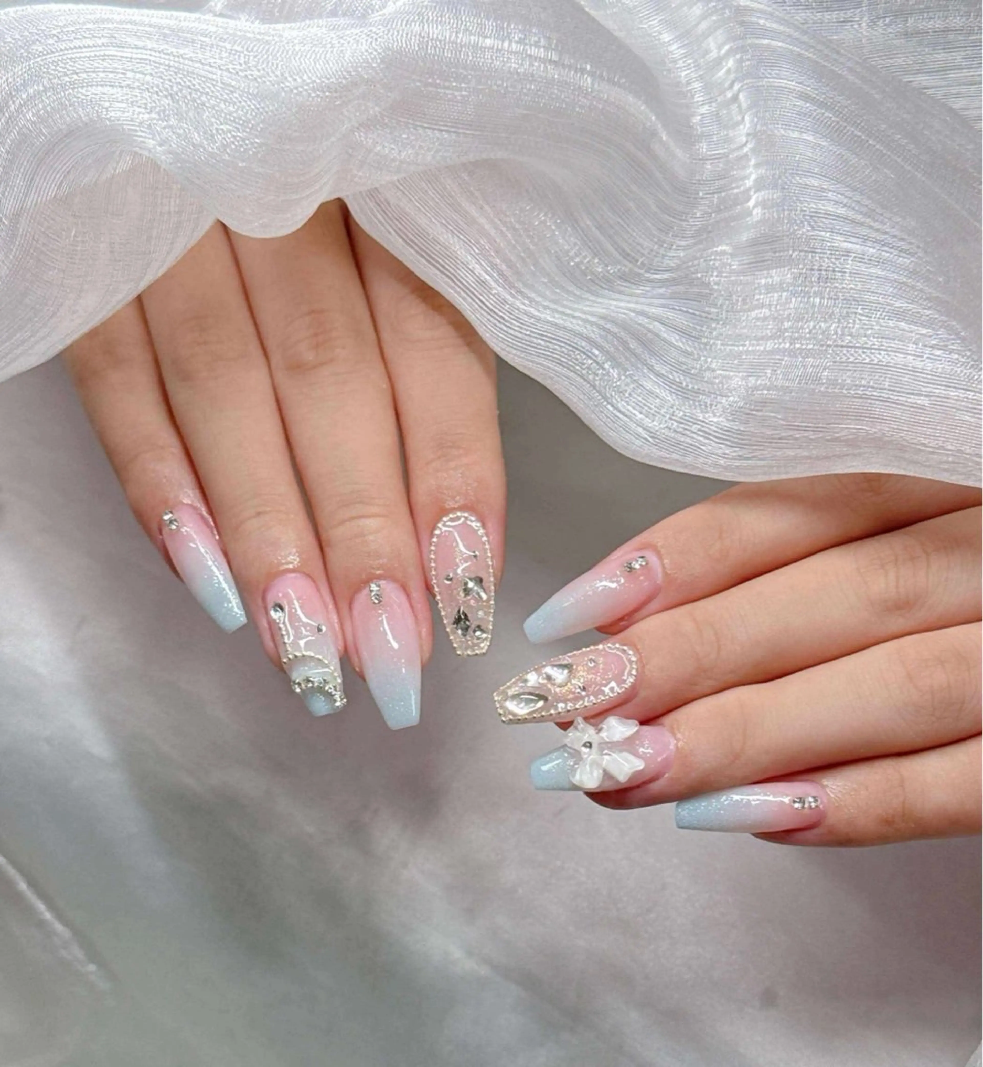 ネイル 長さ出し グラデーション 卒業式 キラキラネイル マグネットネイル ハンドネイル Lee Nailsのネイルデザイン