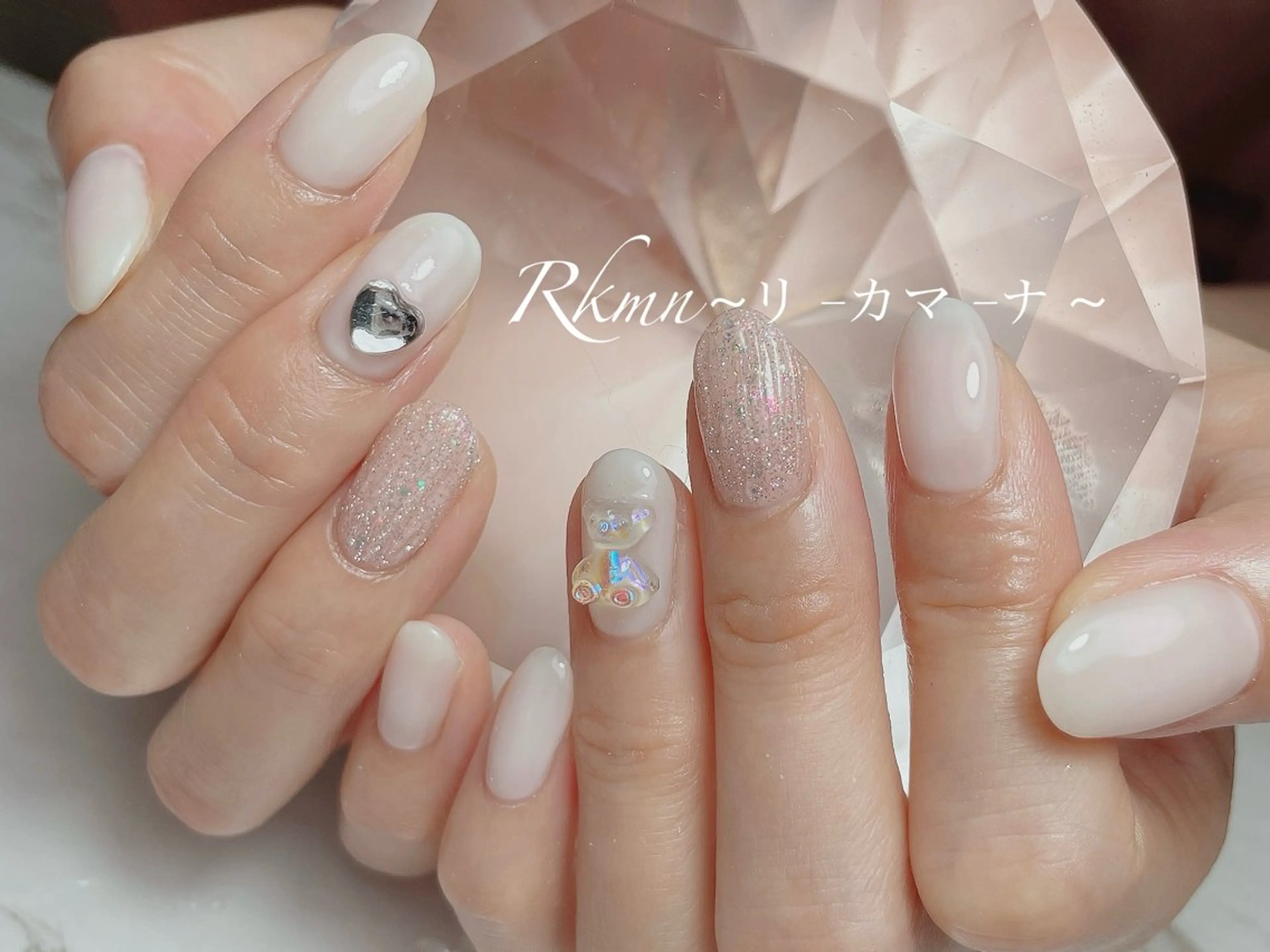 ネイル アートネイル ハート 春ネイル ホワイト ハンドネイル フットネイル ハンドケア Rkmn ~リ-カマ-ナ~のネイルデザイン