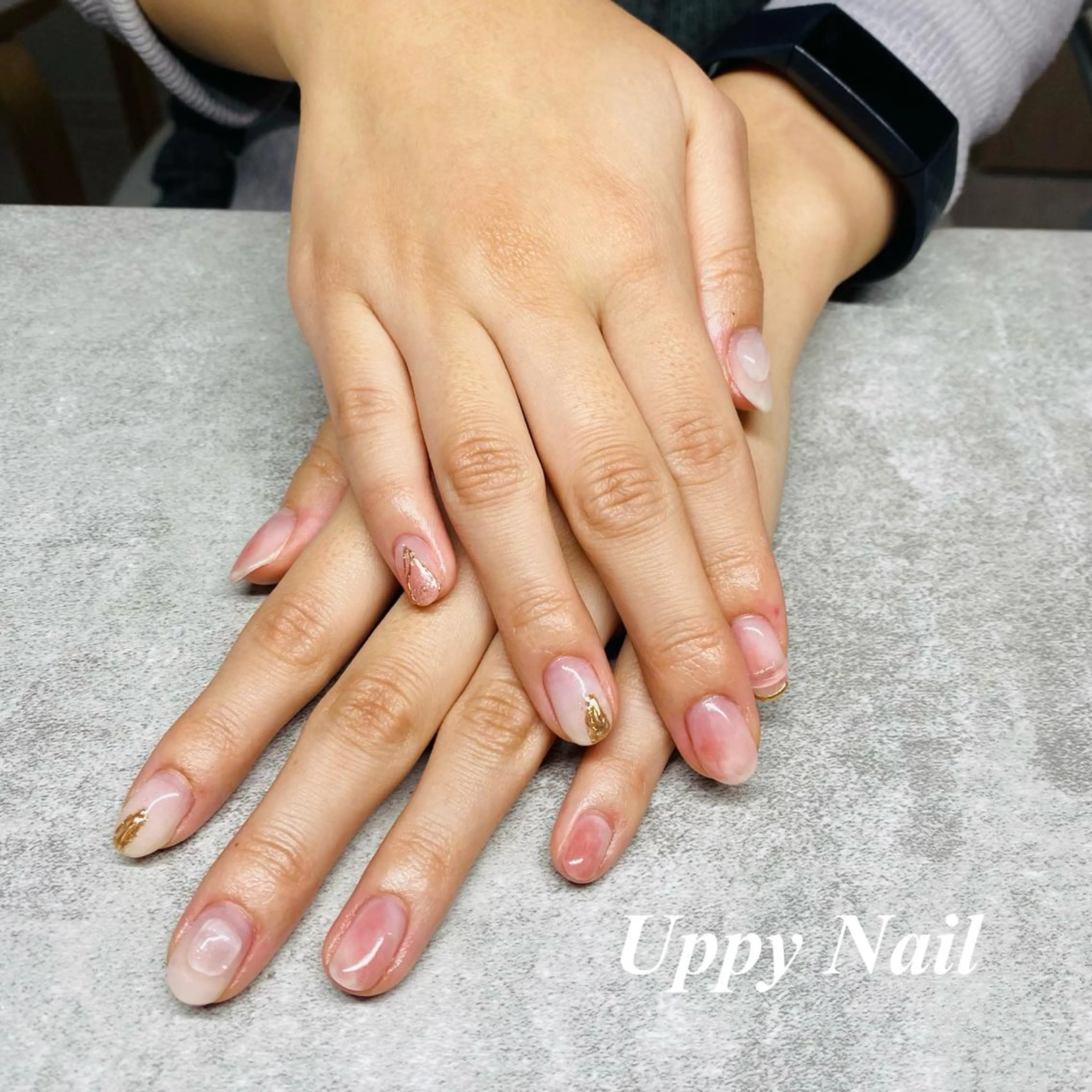 ネイル ミラーネイル ニュアンスネイル ピンク ぷっくりネイル ホワイト ハンドネイル Uppy Nail ukyoのネイルデザイン