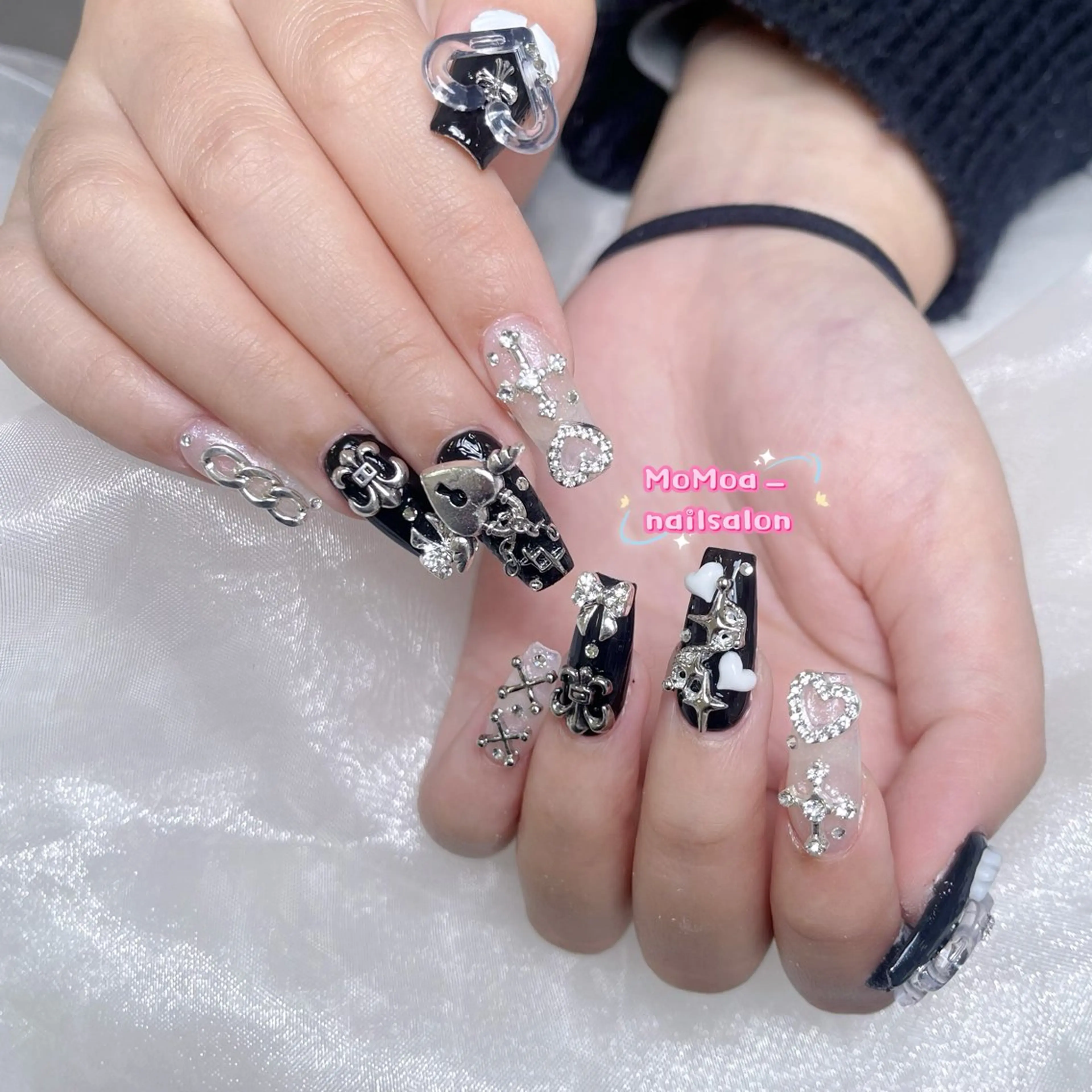 ネイル 成人式 ジェルネイル ネイルチップ 冬ネイル クリスマス ハンドネイル MoMoA Nail ネイル長さ出し専門店のネイルデザイン