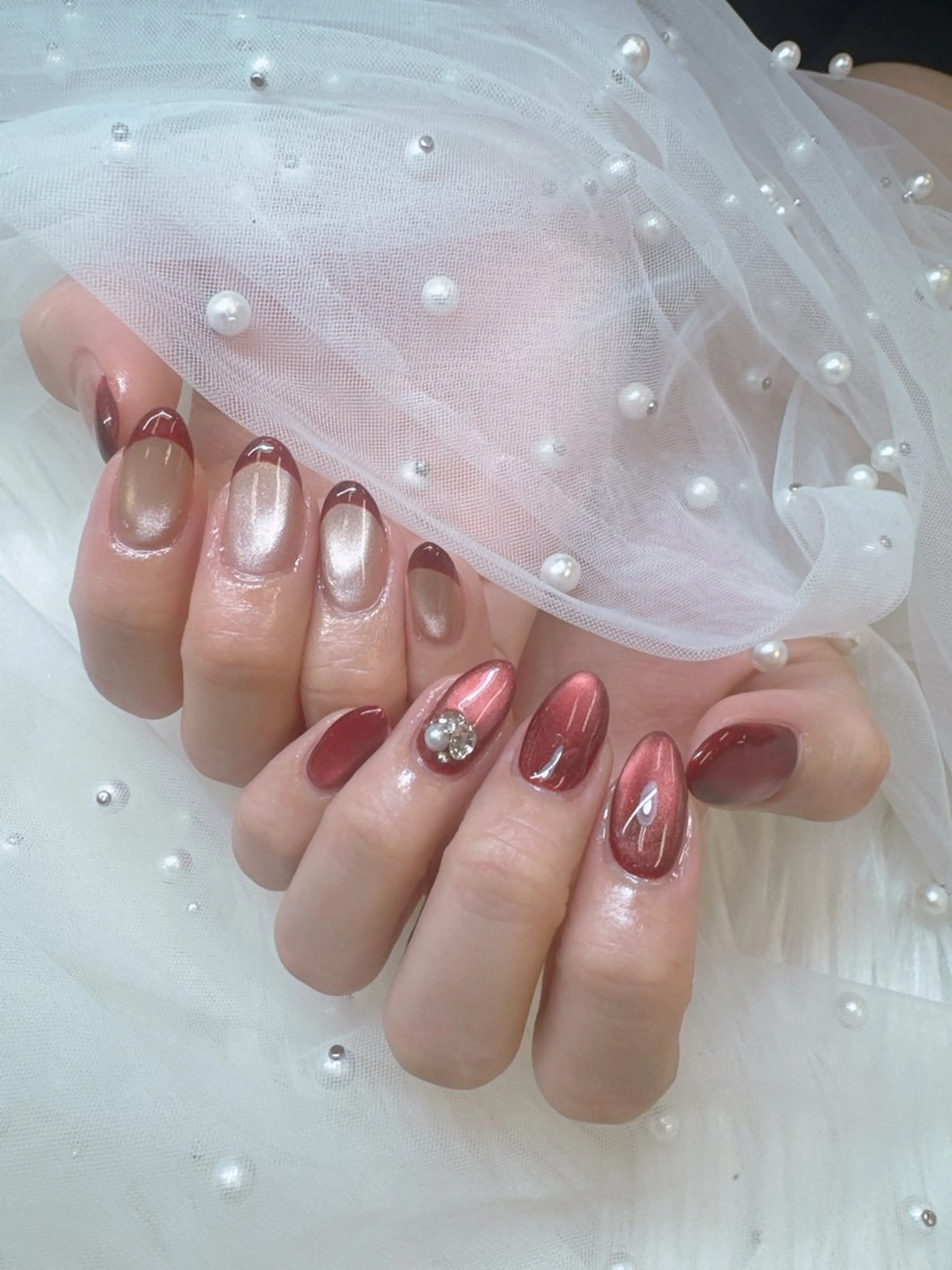 ネイル 成人式 フレンチネイル ジェルネイル ガラスフレンチ キラキラネイル ハンドネイル Queeens nailのネイルデザイン