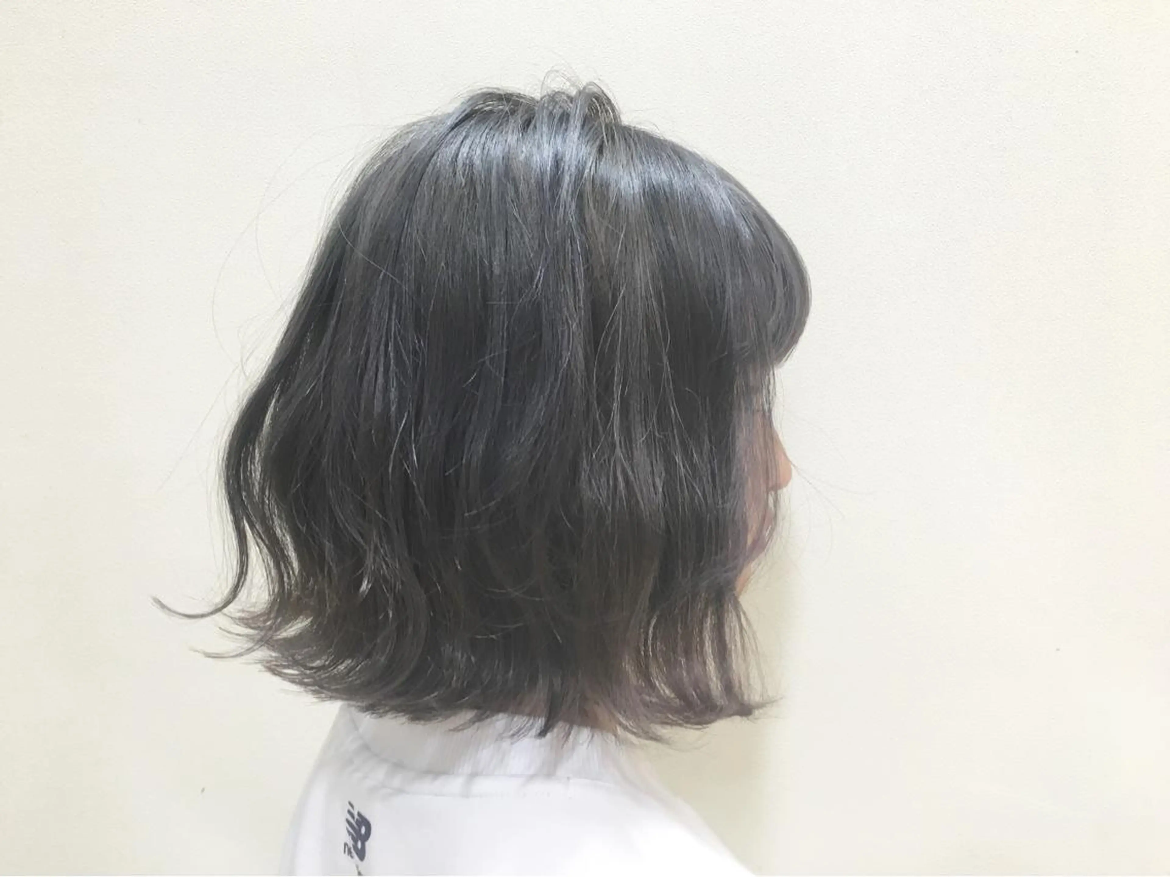 カラー アッシュ シルバー シルバーアッシュ 早川 真幸のヘアスタイル