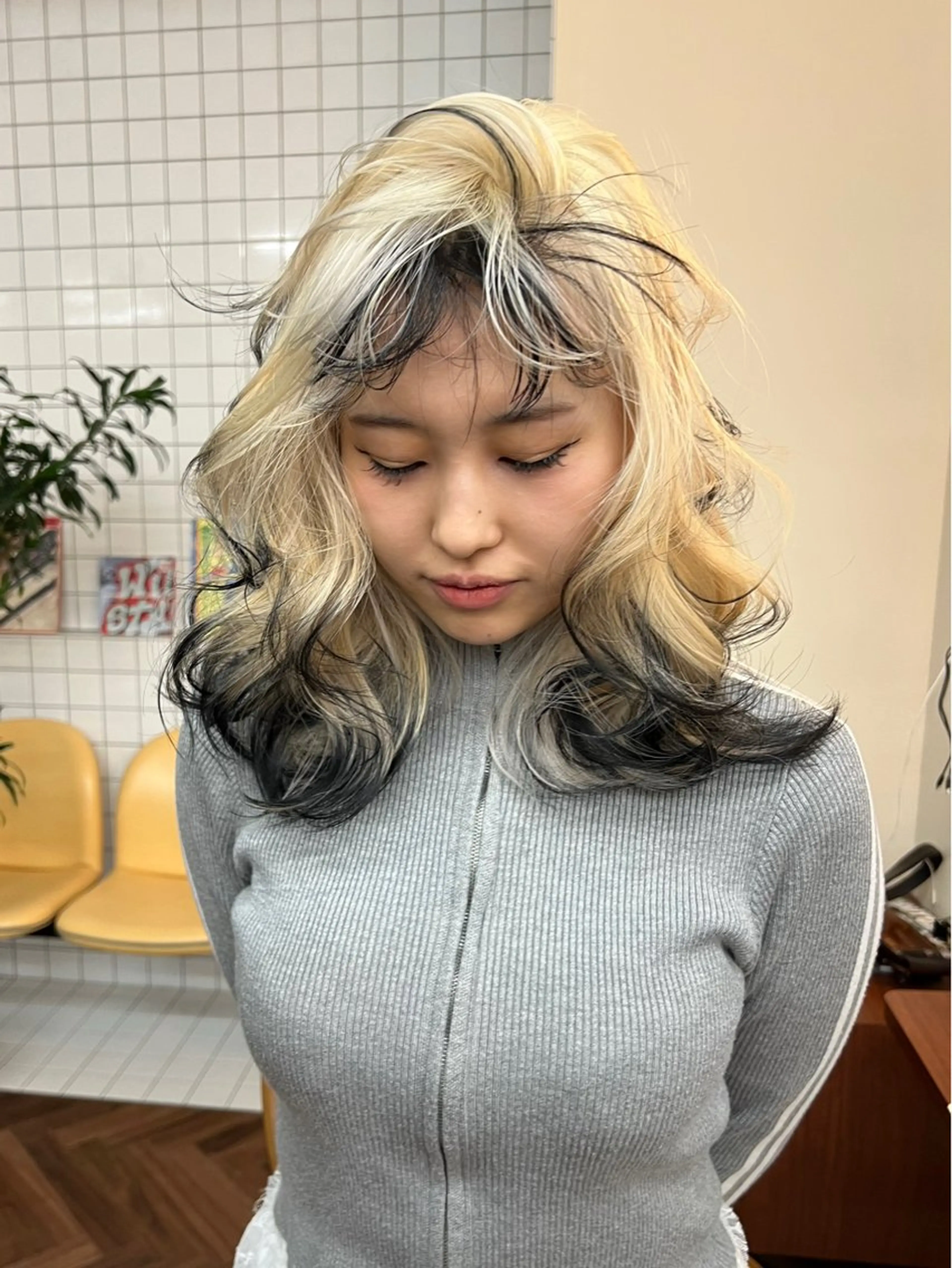 ミディアム カラー カット ヘアカラー トリートメント レイヤー専門家 ダブルカラー修のヘアスタイル