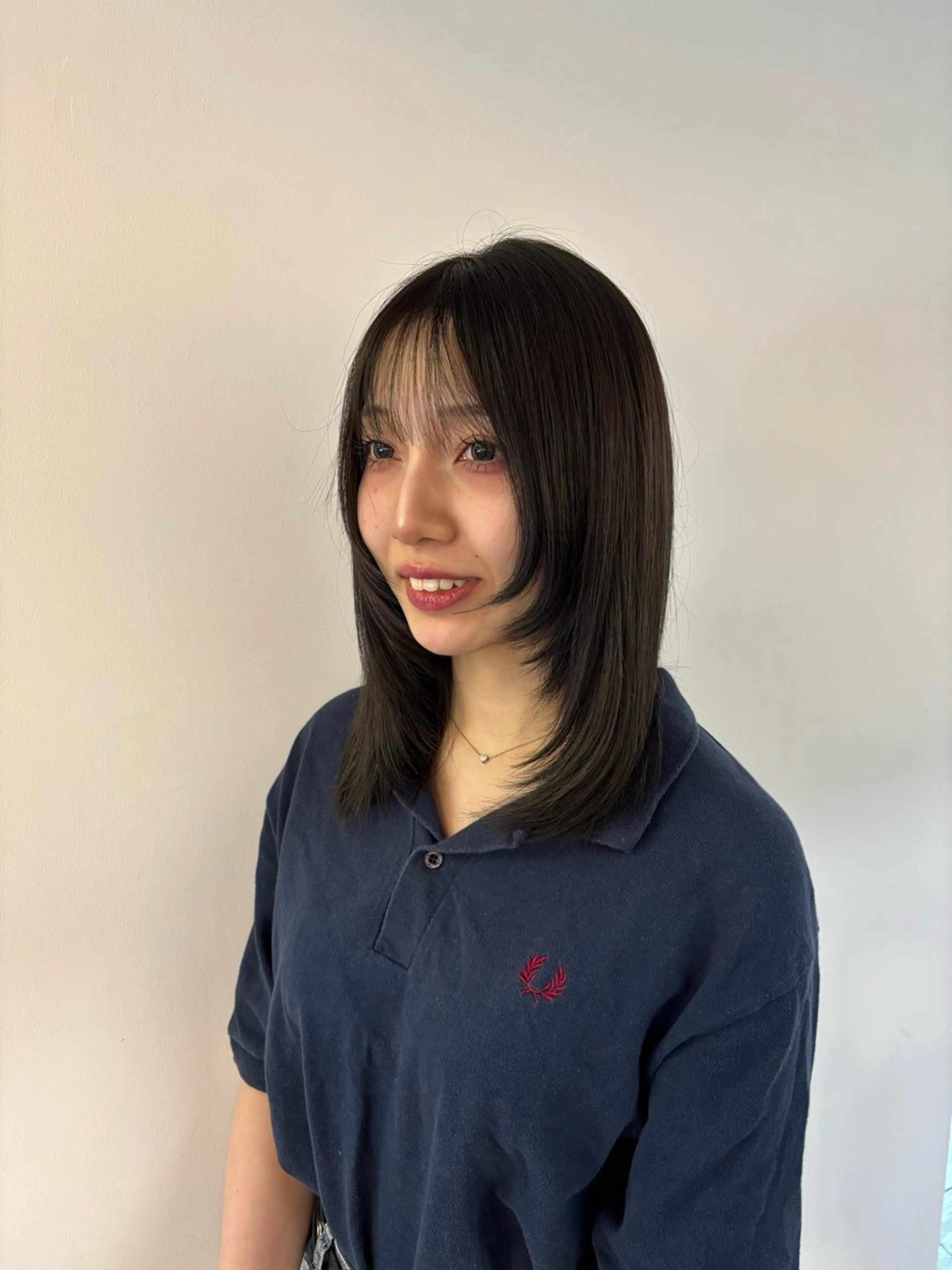 ミディアム 顔周りカット レイヤーカット 小顔カット カット 小嶋 咲輝のヘアスタイル