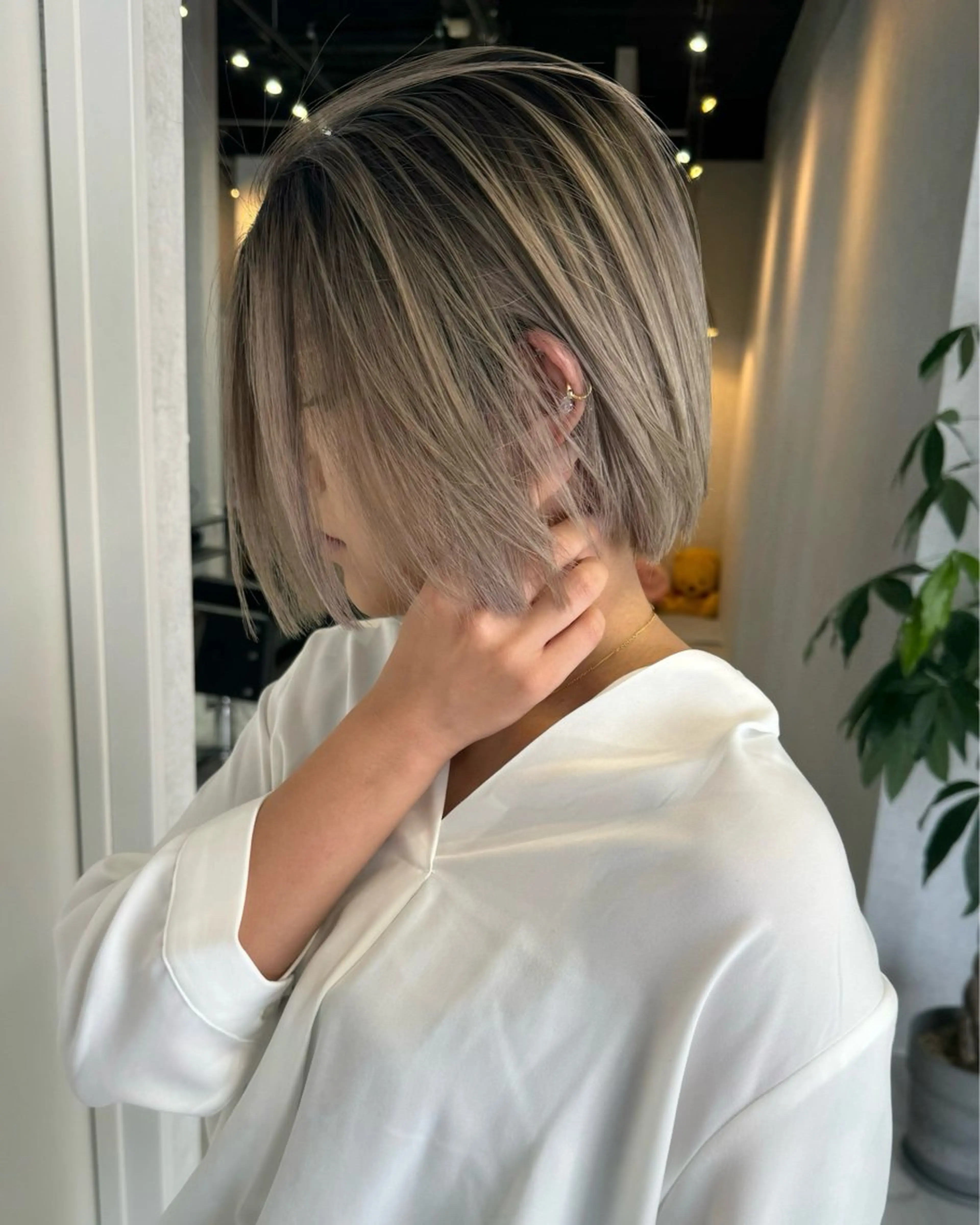 ショート カラー ヘアアレンジ バレイヤージュ ブリーチ ダブルカラー ハイライトカラー ハイトーンカラー カット ヘアカラー トリートメント アンドウ ユウ/ レイヤーカット/韓国のヘアスタイル