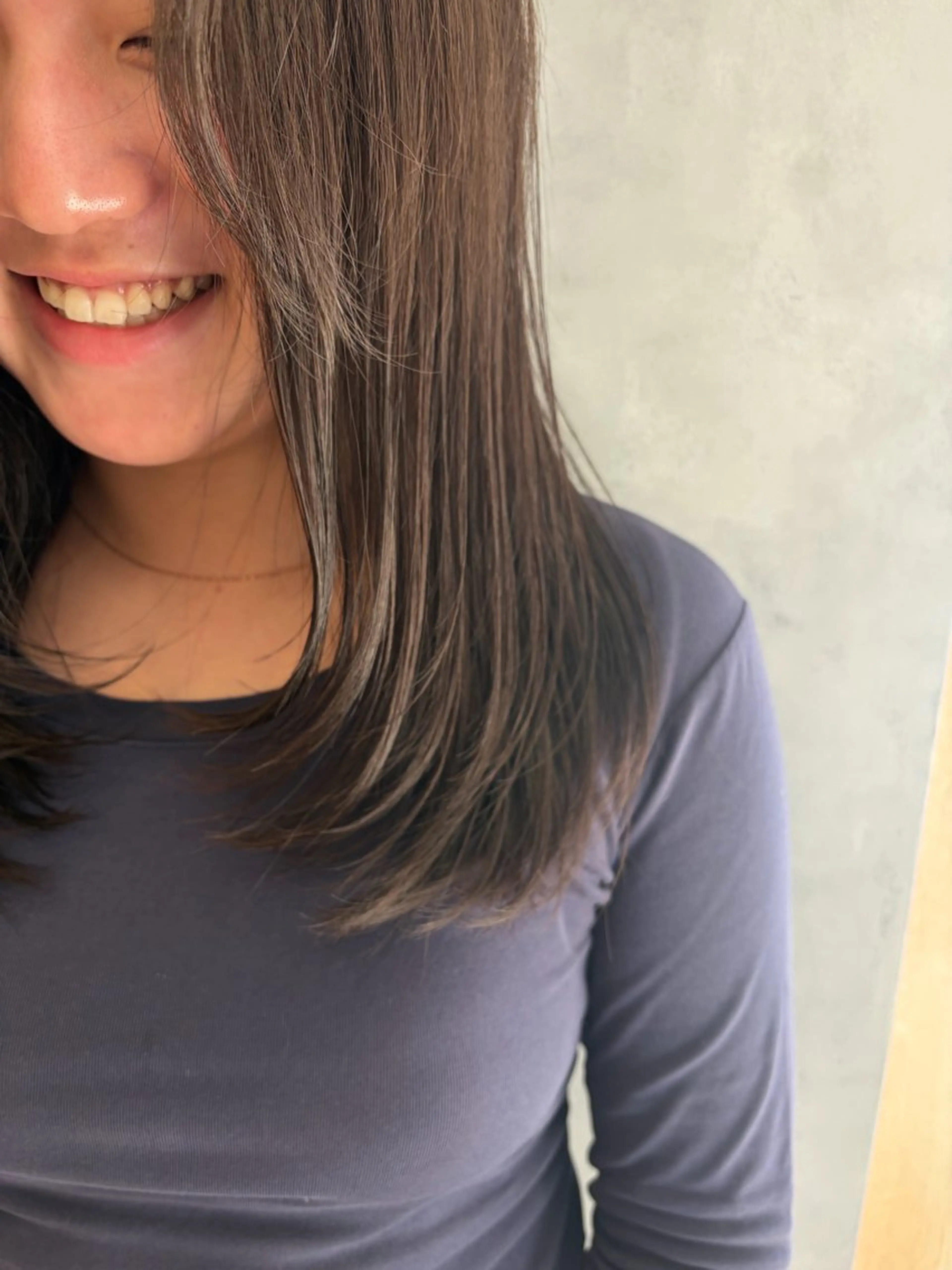 セミロング カット ヘアカラー アイナ ROCCOのヘアスタイル