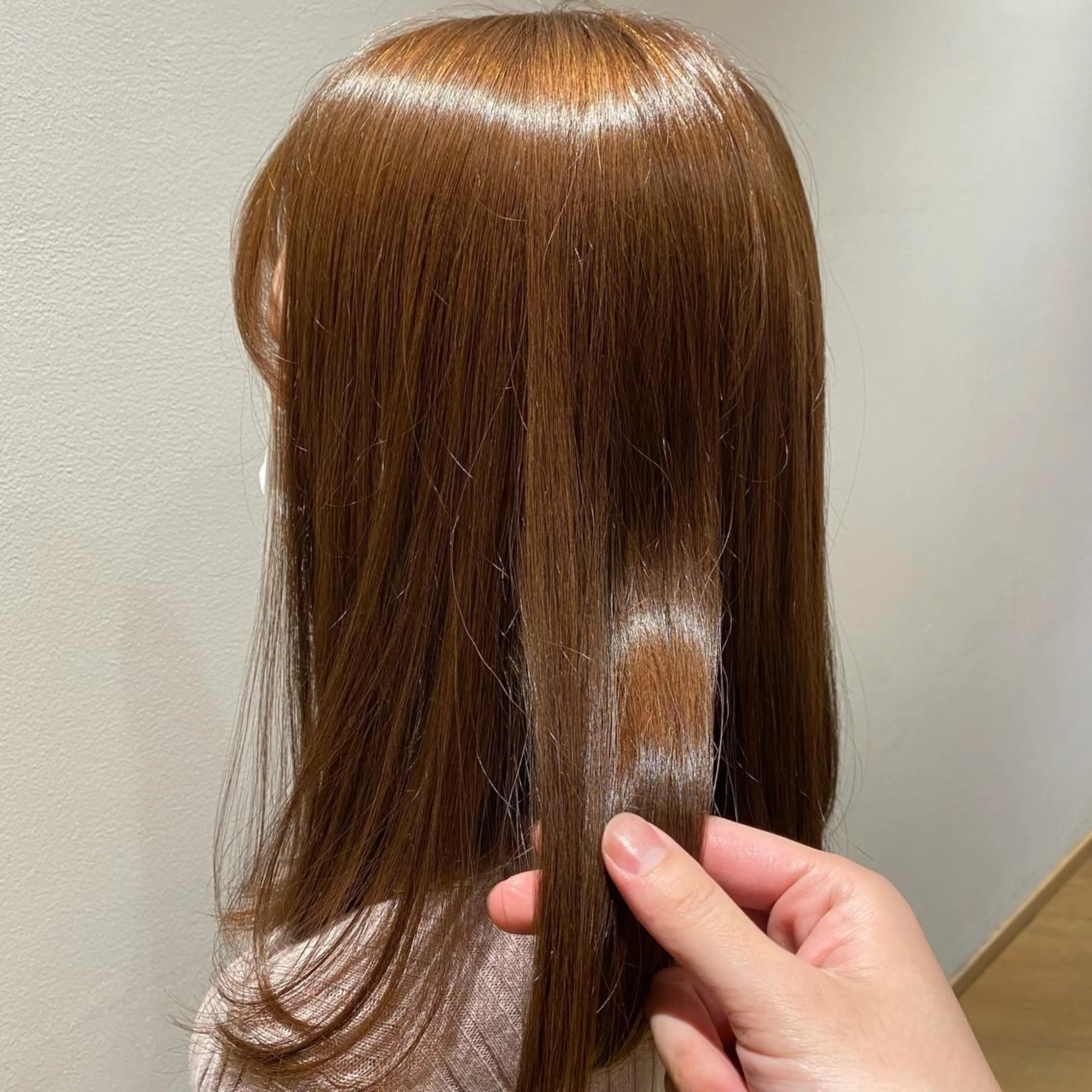 セミロング カラー ブラウンカラー ナチュラルブラウン 丸田 幹太のヘアスタイル