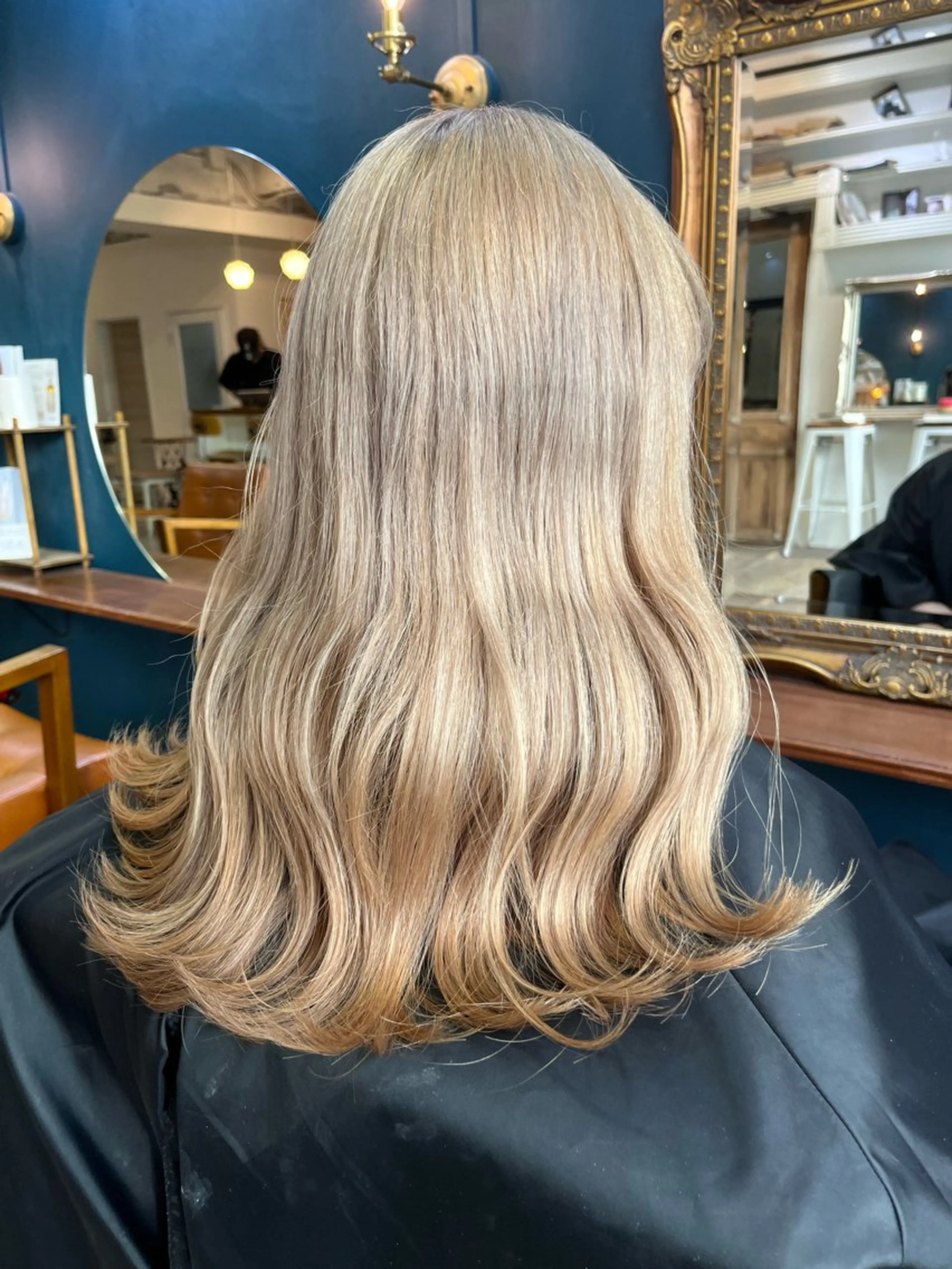 セミロング カラー ヘアアレンジ ヘアカラー 高島 凜のヘアスタイル