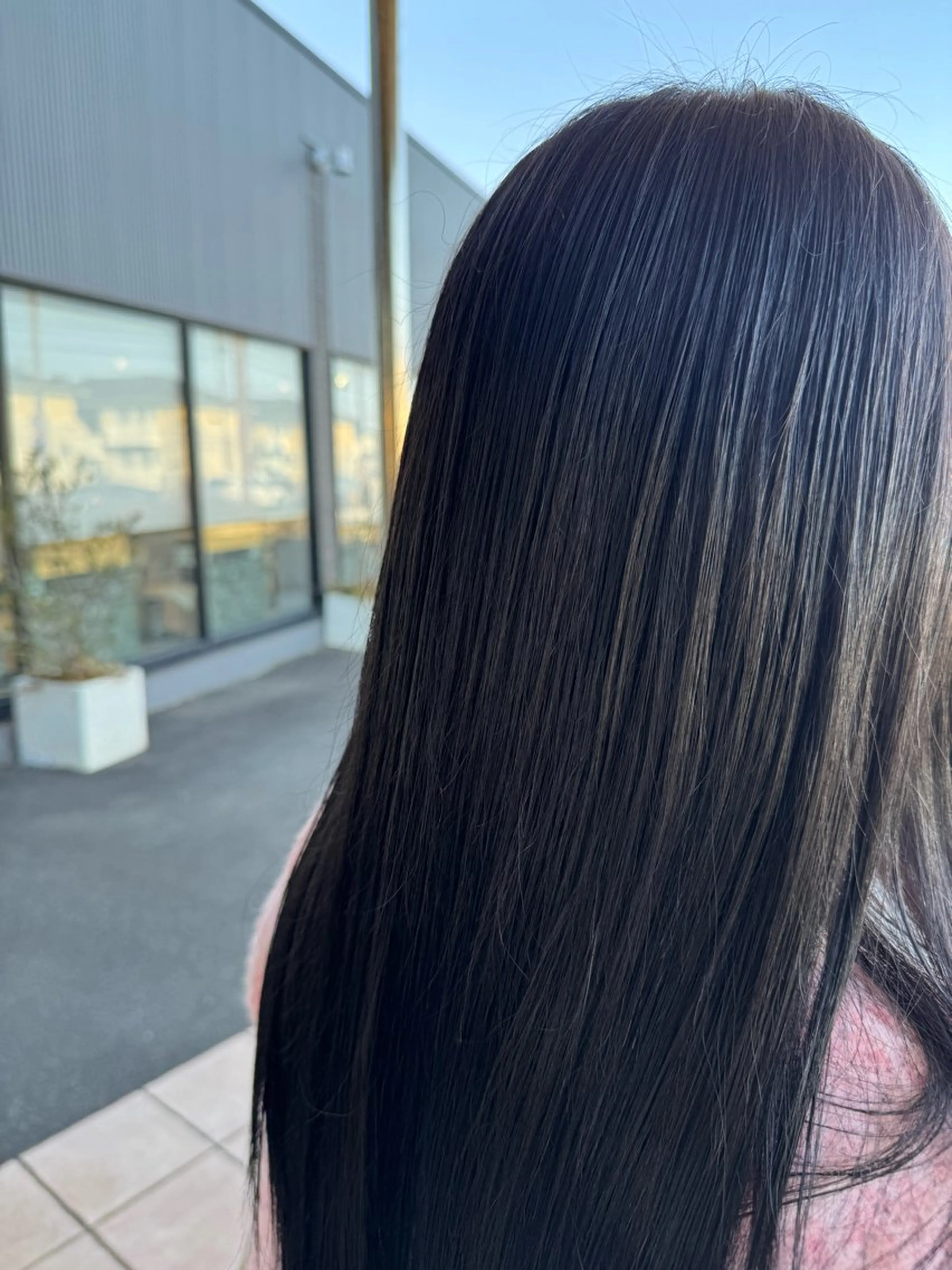 ショート カラー 黒髪 ブルーカラー ブルーブラック 今野 優のヘアスタイル