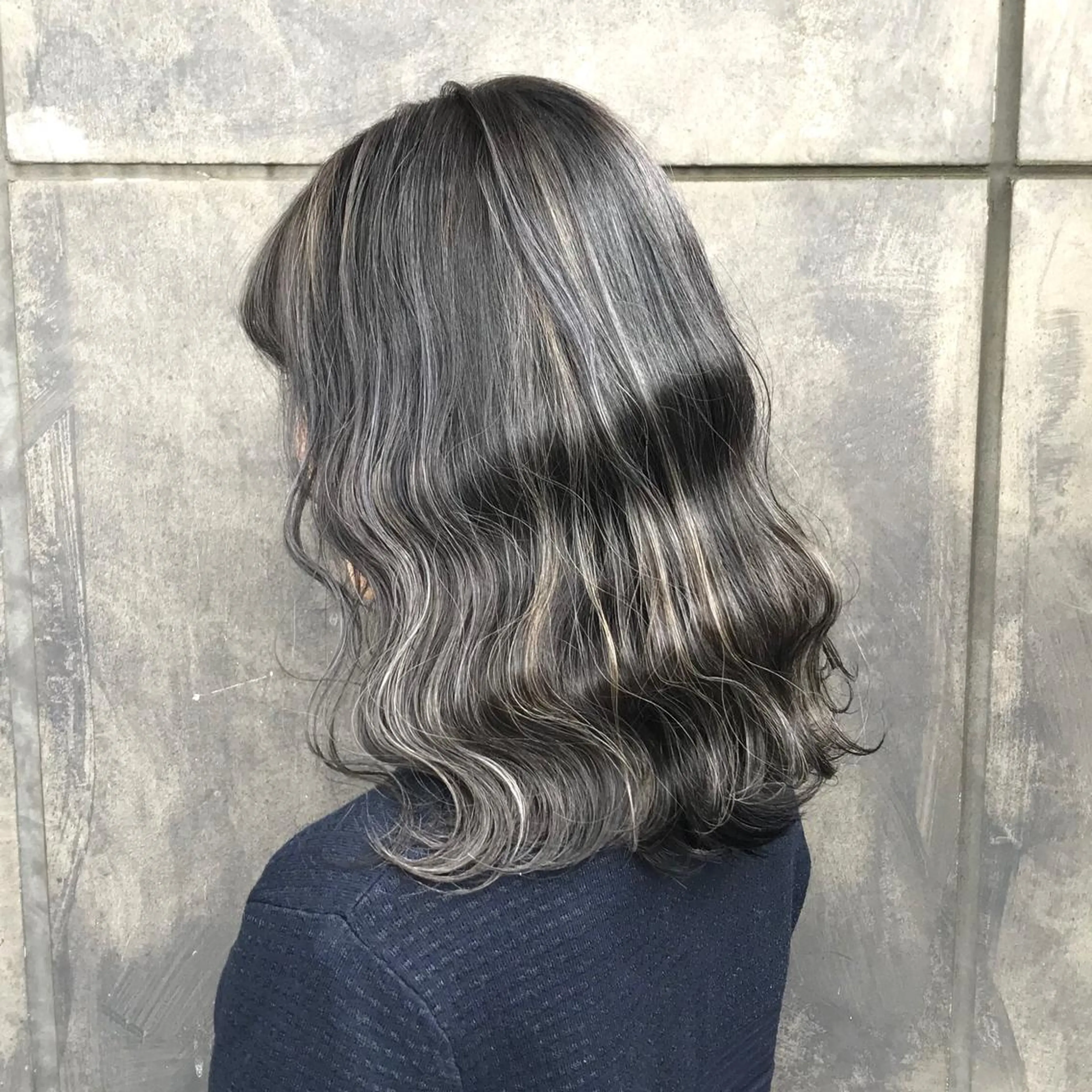 ミディアム カラー ハイライトカラー 3Dハイライト ハイライト タンバルモリ ヨシンモリ K-POP好き美容師 🇰🇷Kai.Yのヘアスタイル