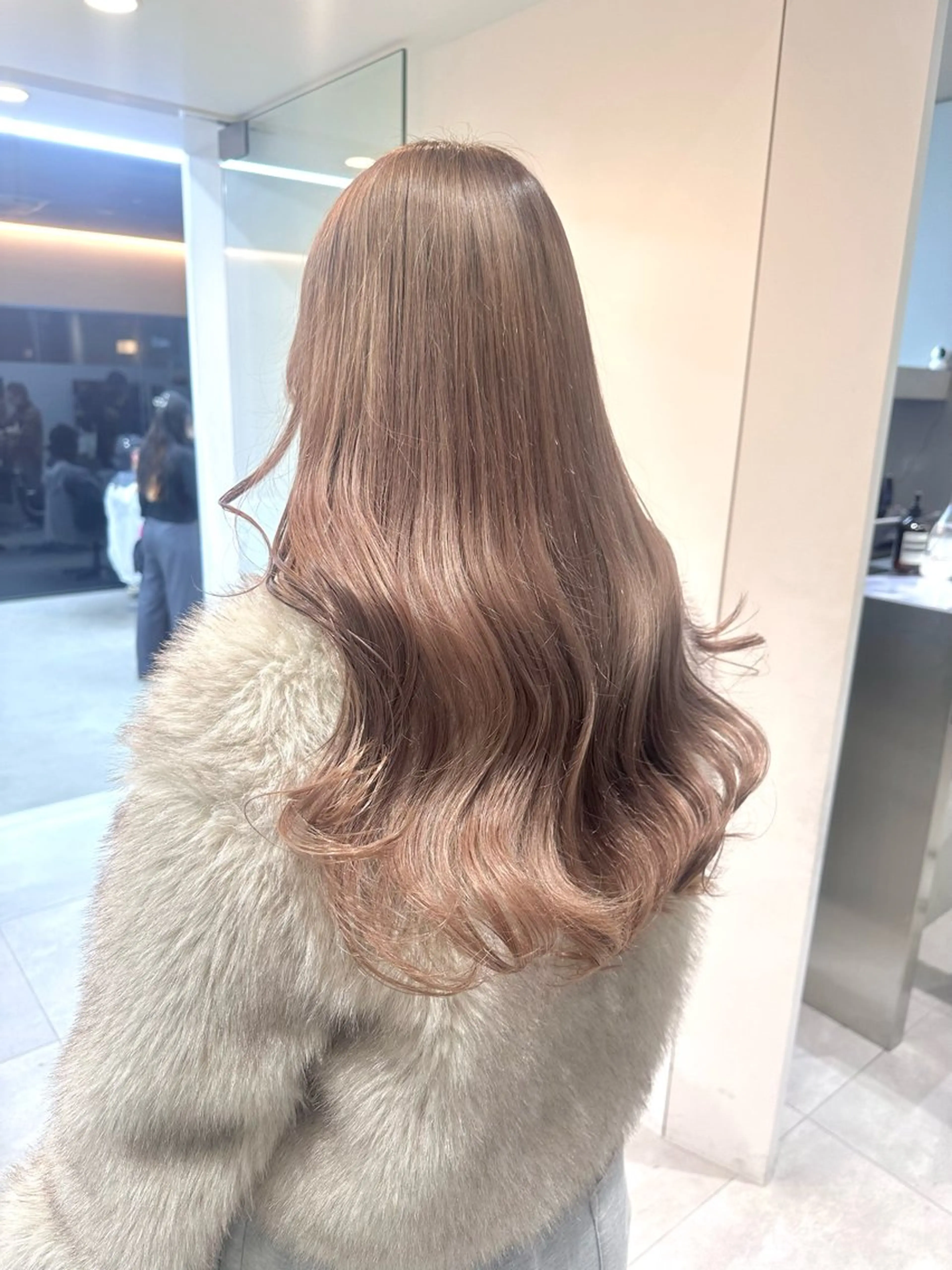 ロング カラー ブリーチ ケアブリーチ ケアカラー ハイトーンカラー 染谷 遥花のヘアスタイル