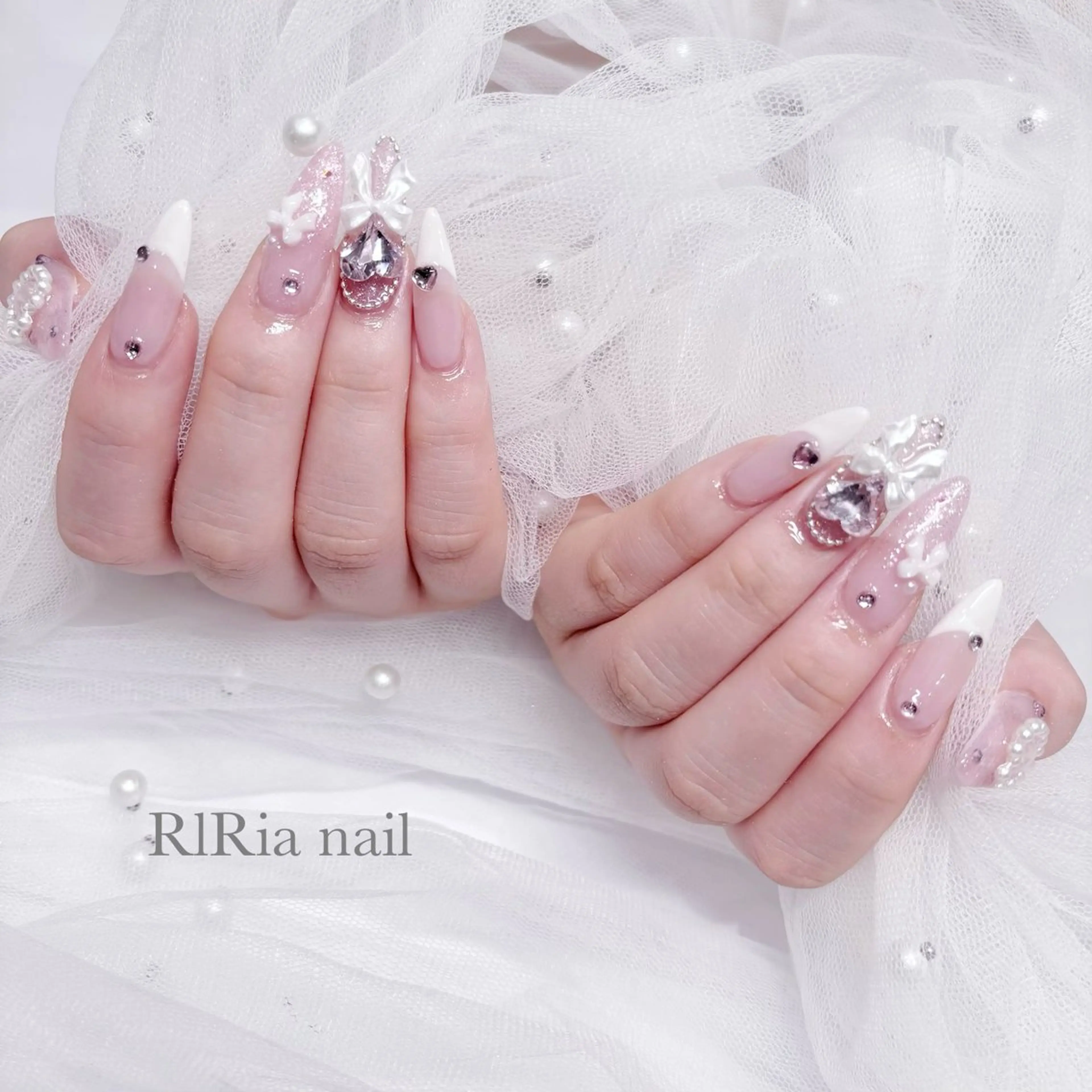 ネイル フレンチネイル キラキラネイル ピンク リボン ホワイト ハンドネイル 🎀RIRia nail🎀のネイルデザイン
