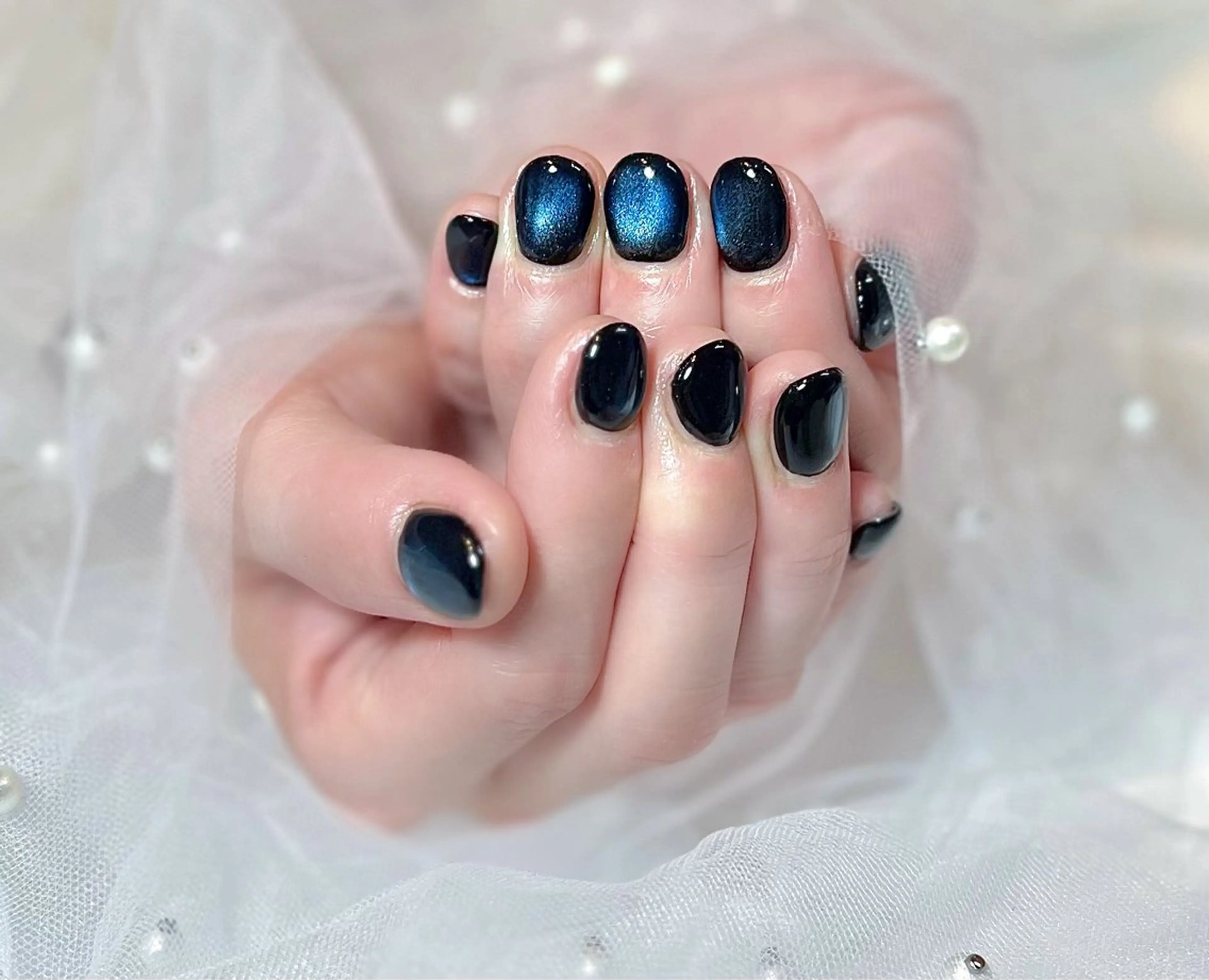 ネイル ブルー マグネットネイル ワンカラーネイル Chat noir所属・【chatnoir】 MIYUのネイルデザイン