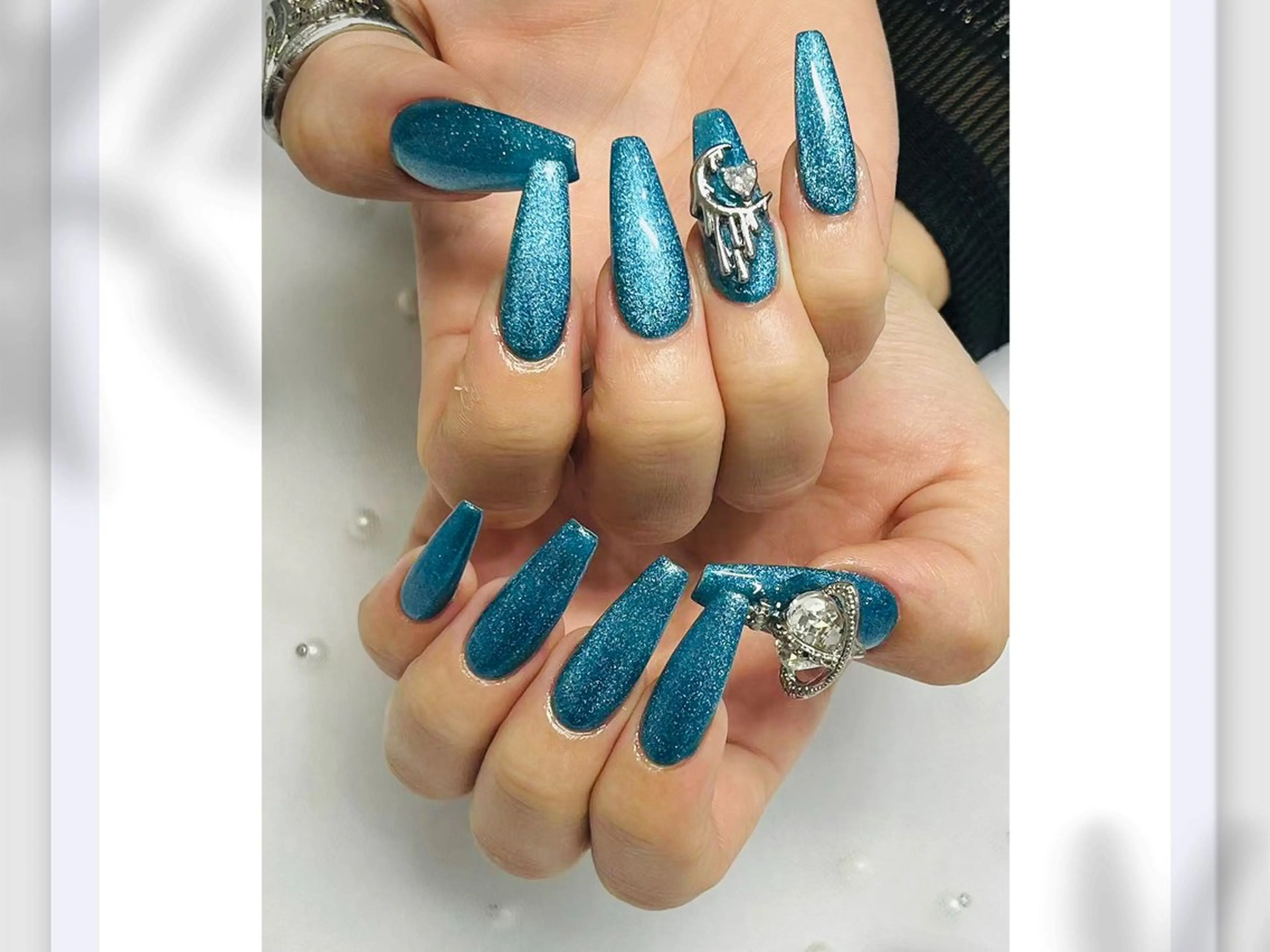 長さだし　パラジェル付き　マグネット　フラッシュ　グラデーションの写真