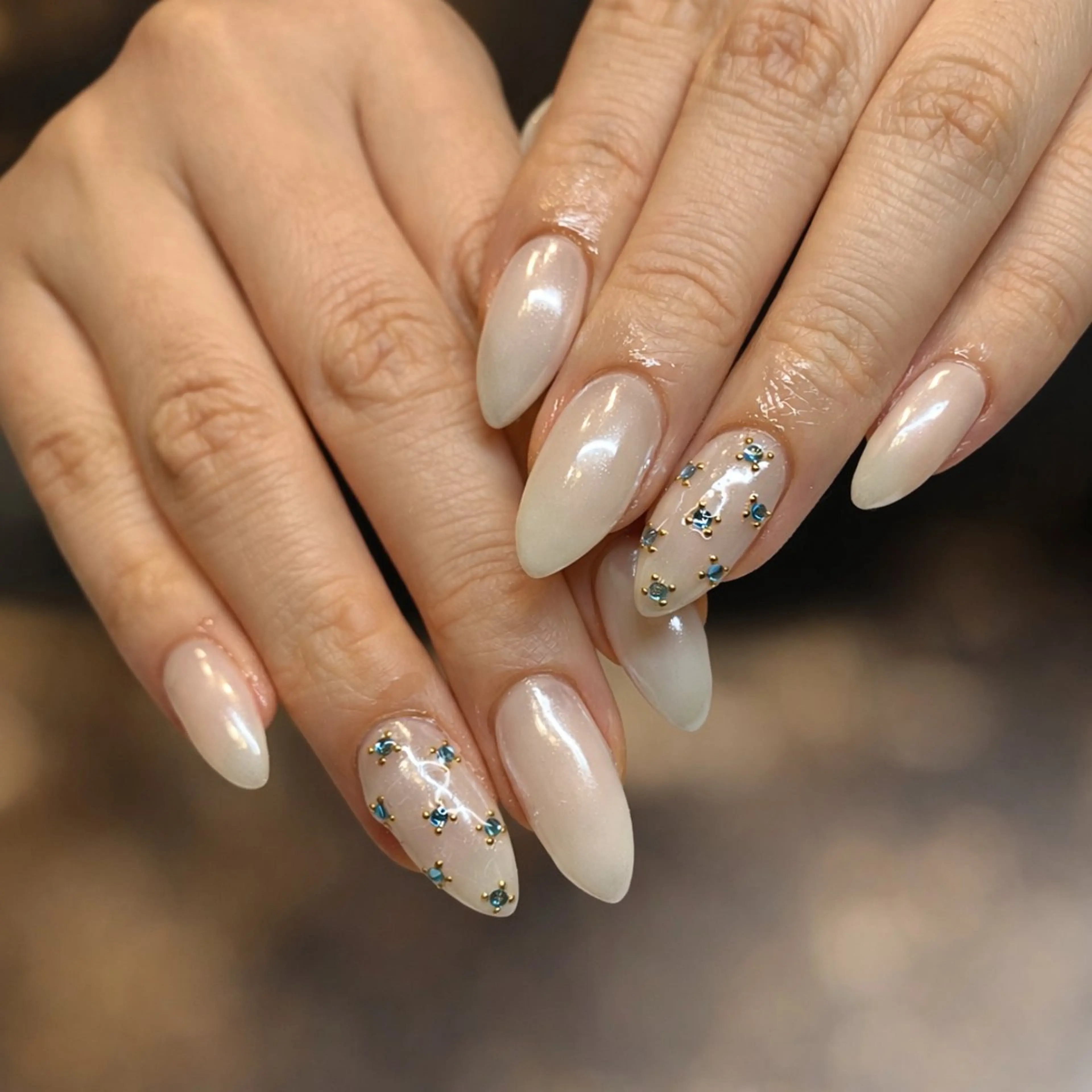 ネイル オーロラネイル キラキラネイル ミラーネイル nailAVANCE akariのネイルデザイン