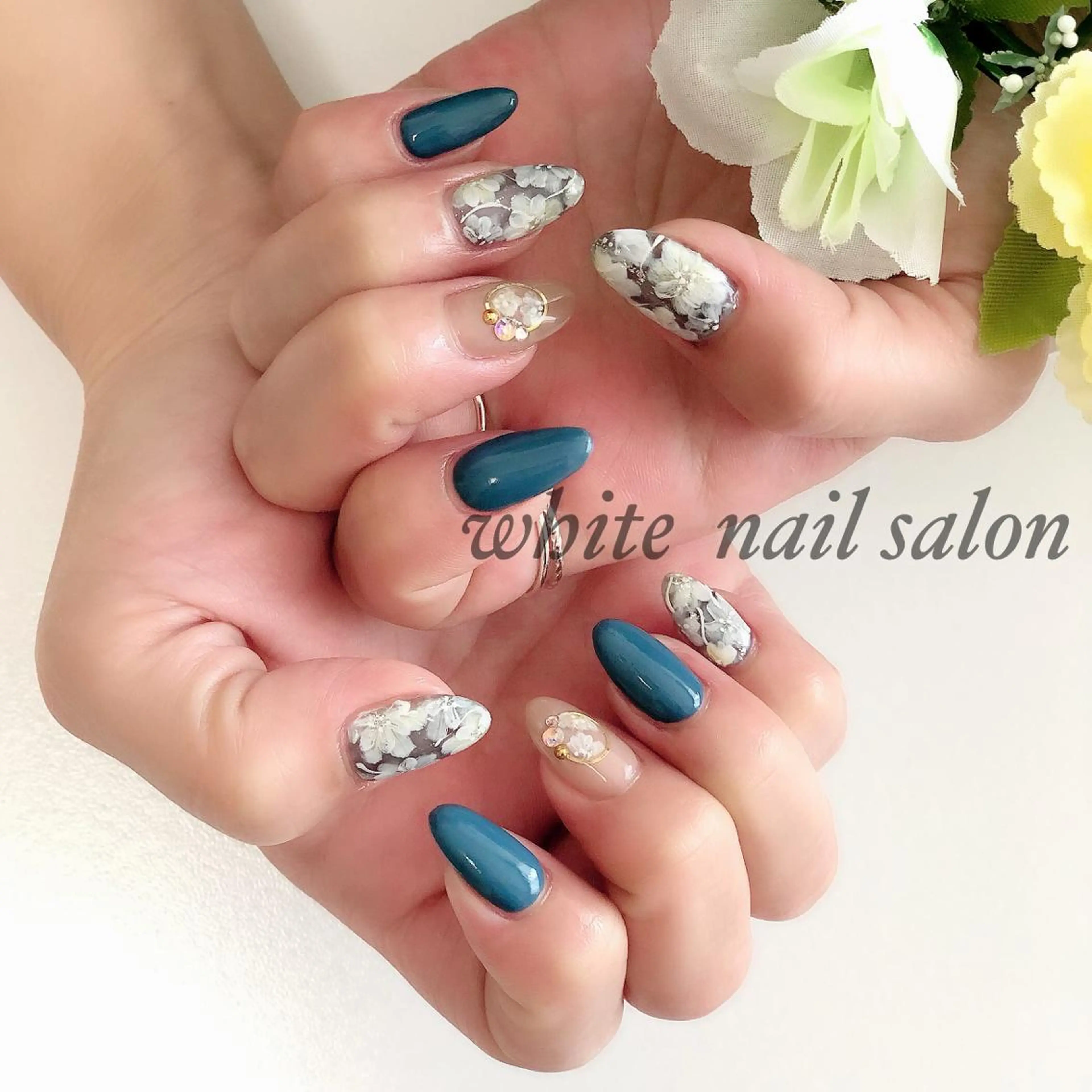 ネイル アートネイル フットネイル フレンチネイル ジェルネイル 持ち込み white nail salonのネイルデザイン