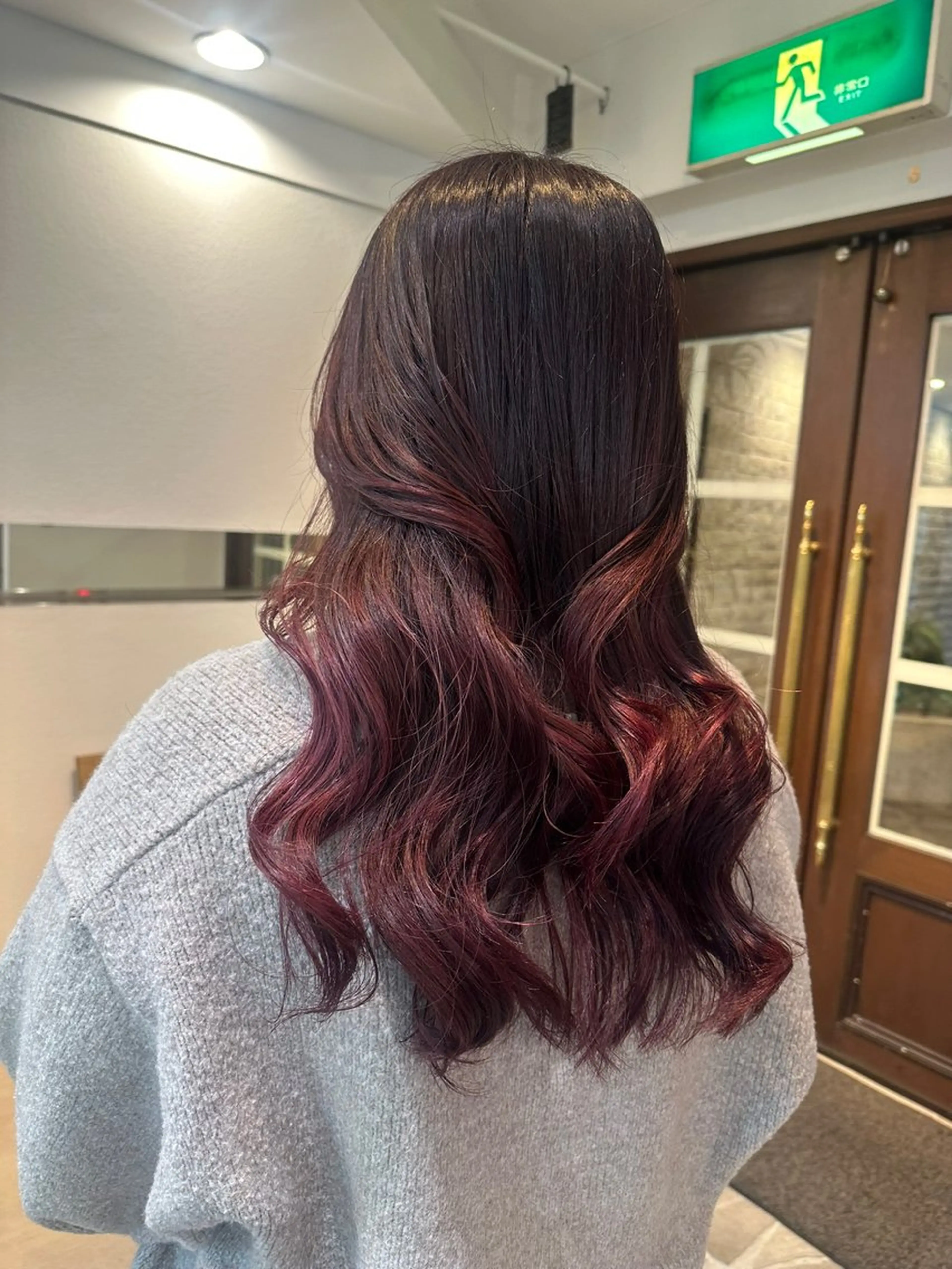 ロング カラー トゥサリ/ 海外ヘア/レイヤーのヘアスタイル