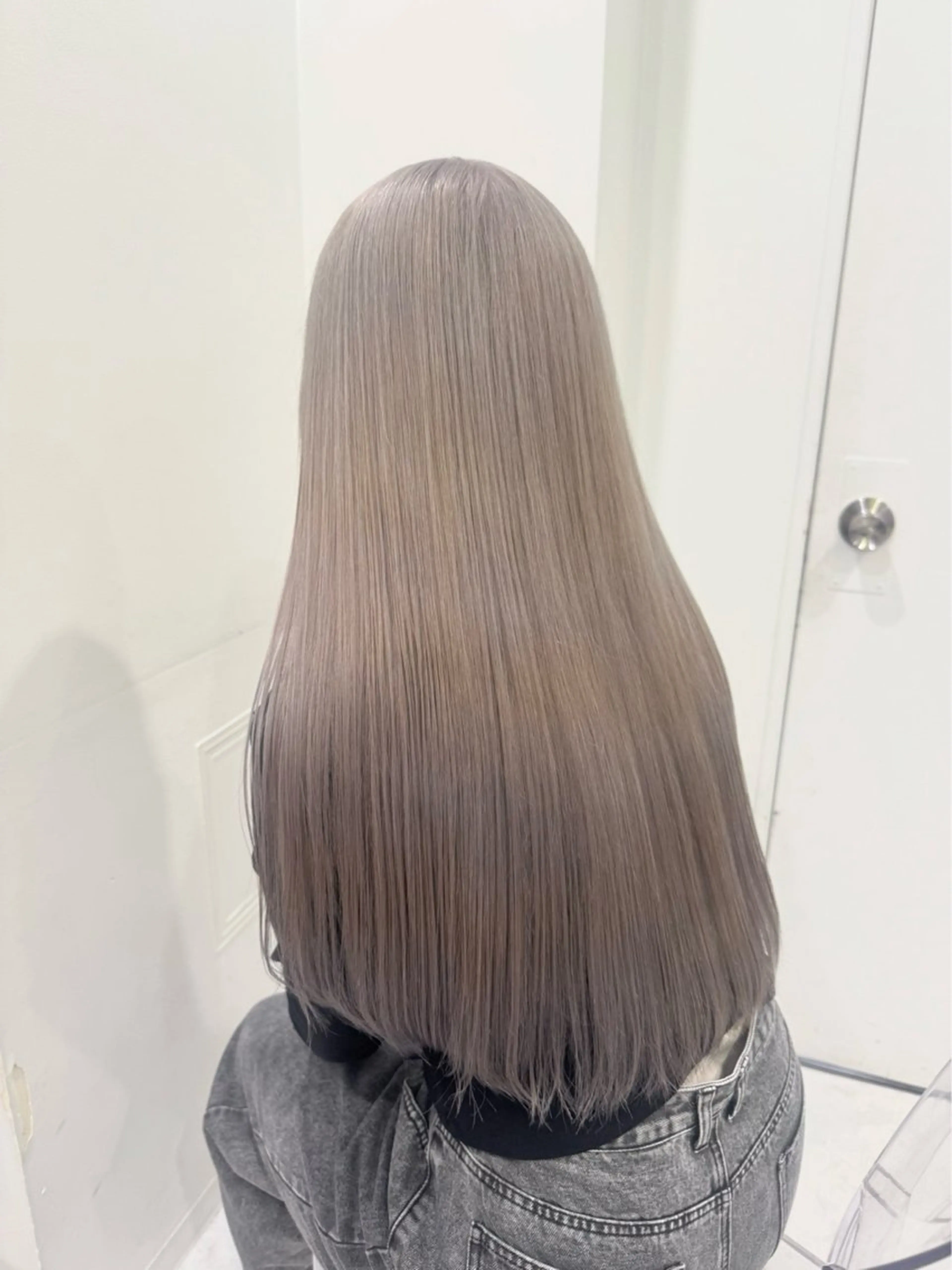 カラー ミルクティーベージュ 🤍Yumeのヘアスタイル