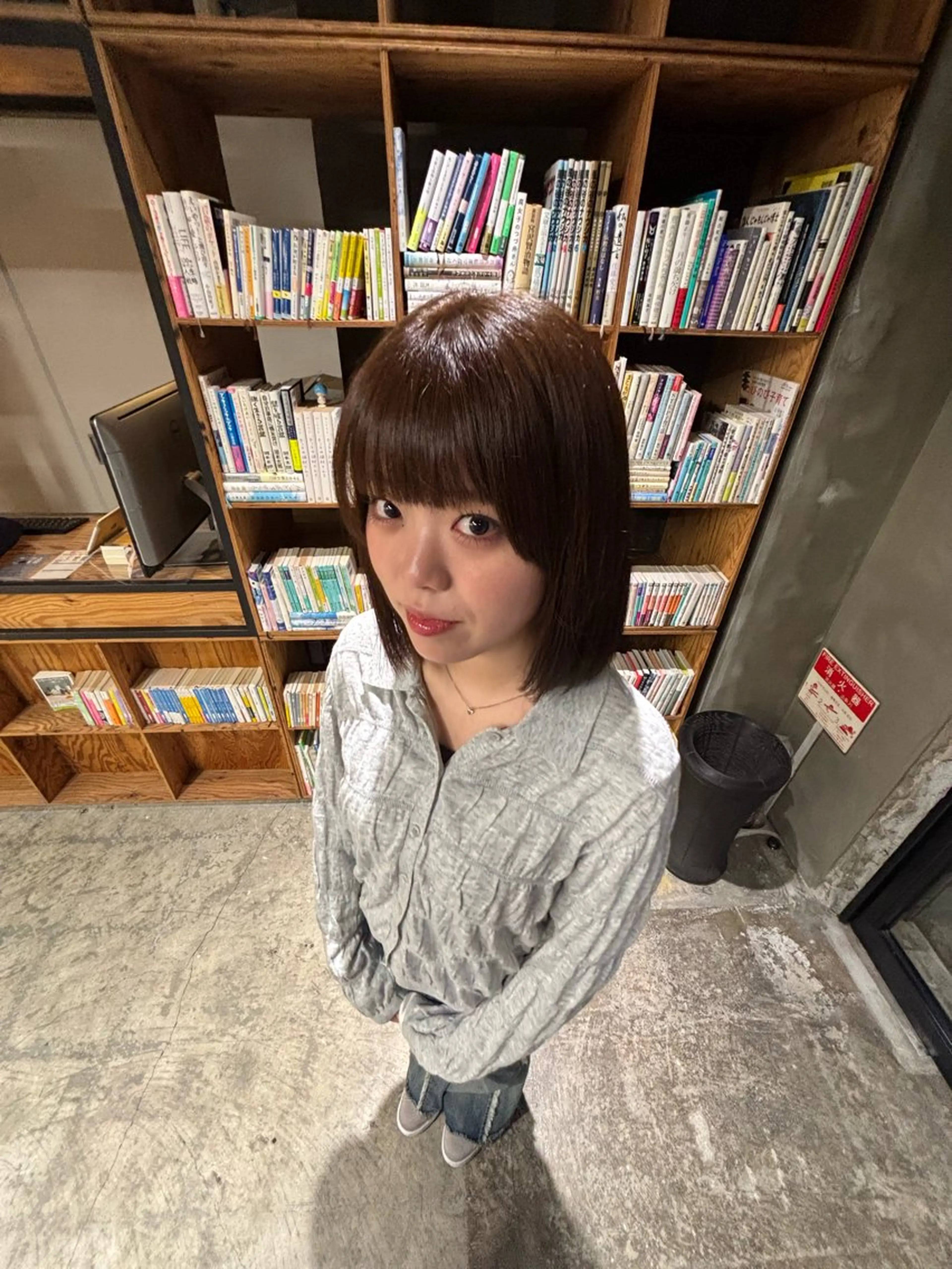 カラー グレージュ nii. 源中 優芽花のヘアスタイル