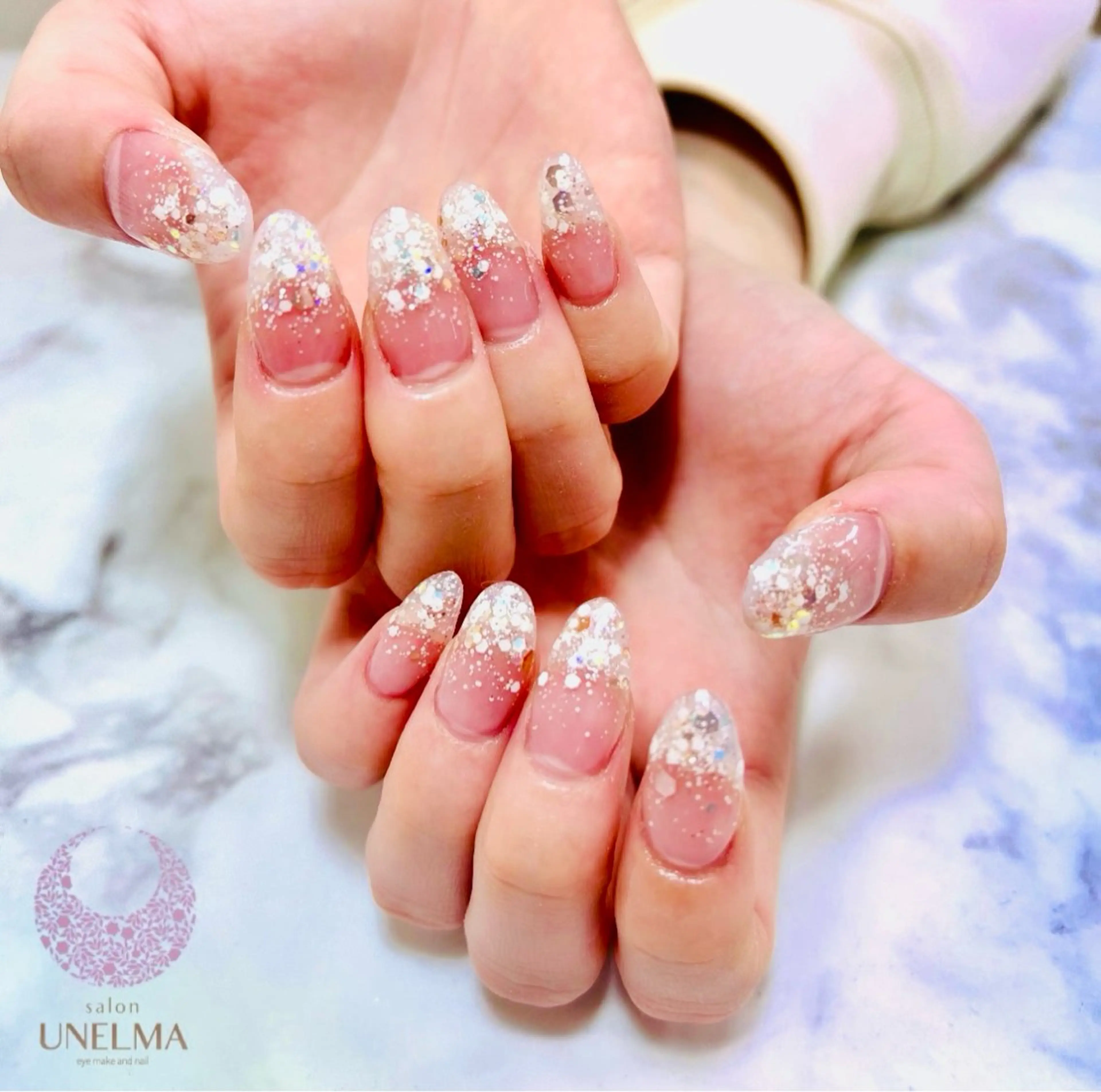 ネイル グラデーション ラメ(グリッター) ラメグラデーション 松井　遥 りとるうねるま所属のネイルデザイン