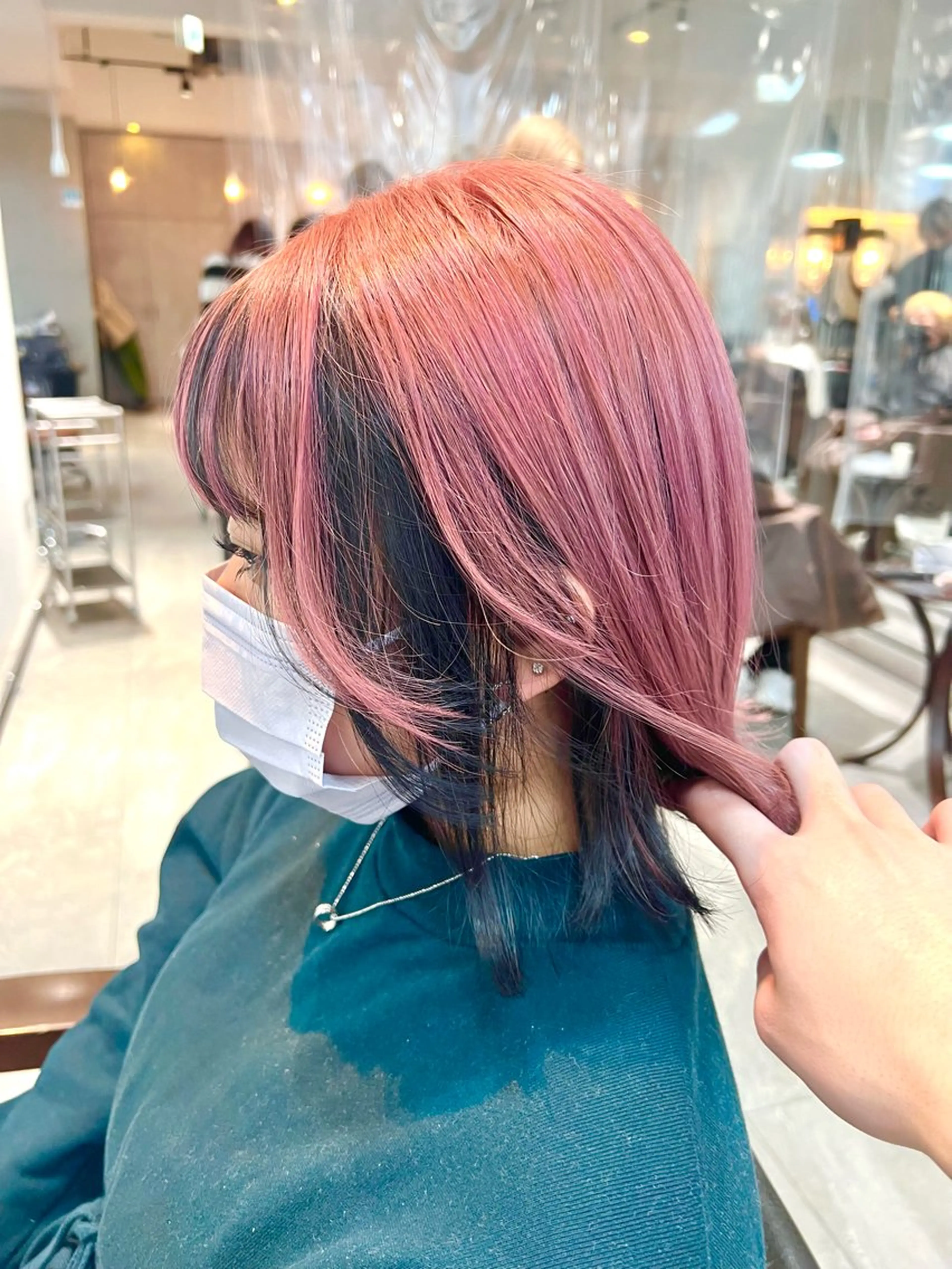 ミディアム カラー ヘアアレンジ ヘアカラー トリートメント ヘッドスパ ヘアセット 🌈インナーカラー ‘ショウマ’🌈のヘアスタイル