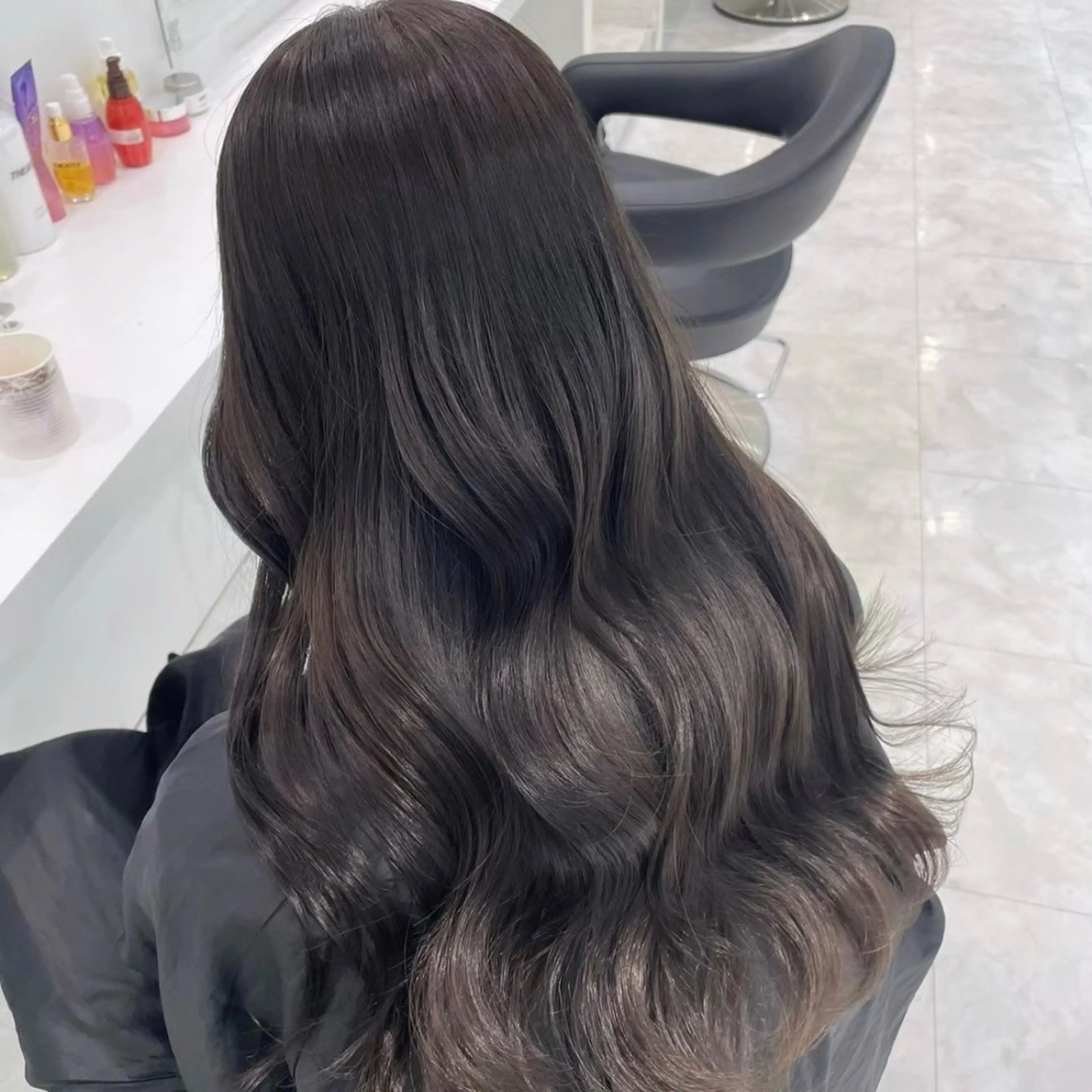 カラー ヘアカラー トリートメント 🤍ブリーチなし ブラウンhimi🤍のヘアスタイル