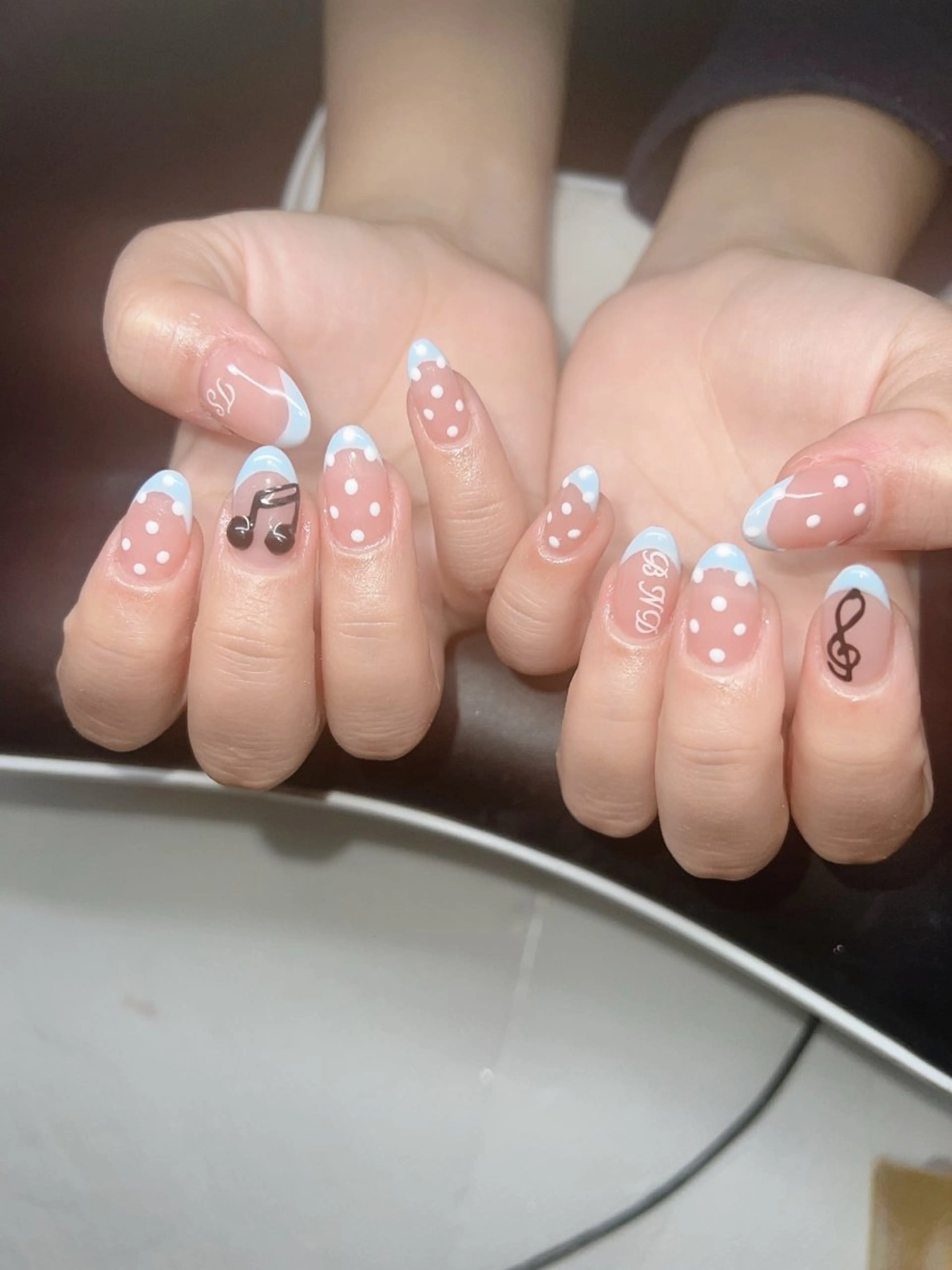 ネイル オーロラネイル チークネイル 長さ出し フットネイル フレンチネイル ハンドネイル Lee Nailsのネイルデザイン